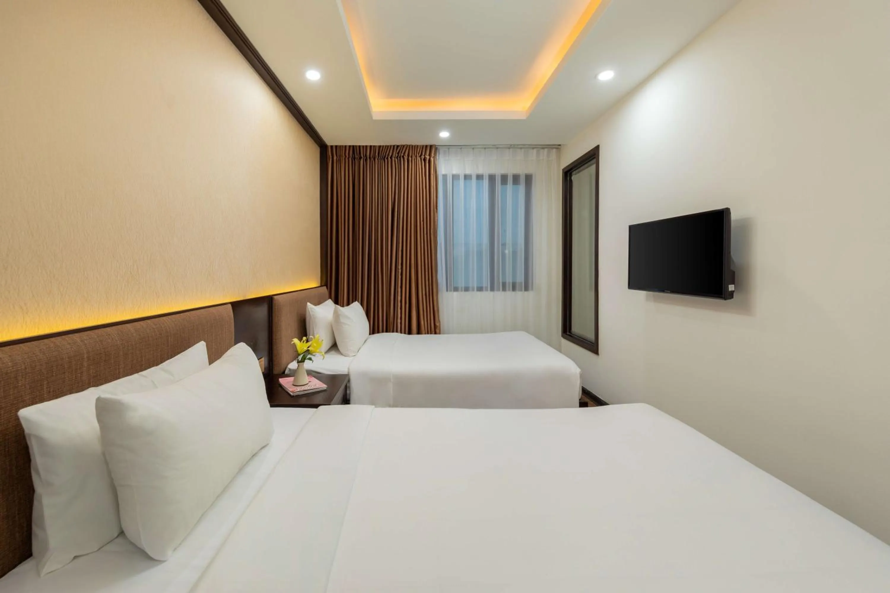 Bed in Palazzo Luxury Hotel & Bistro - Central My Khe Beach Walking Street