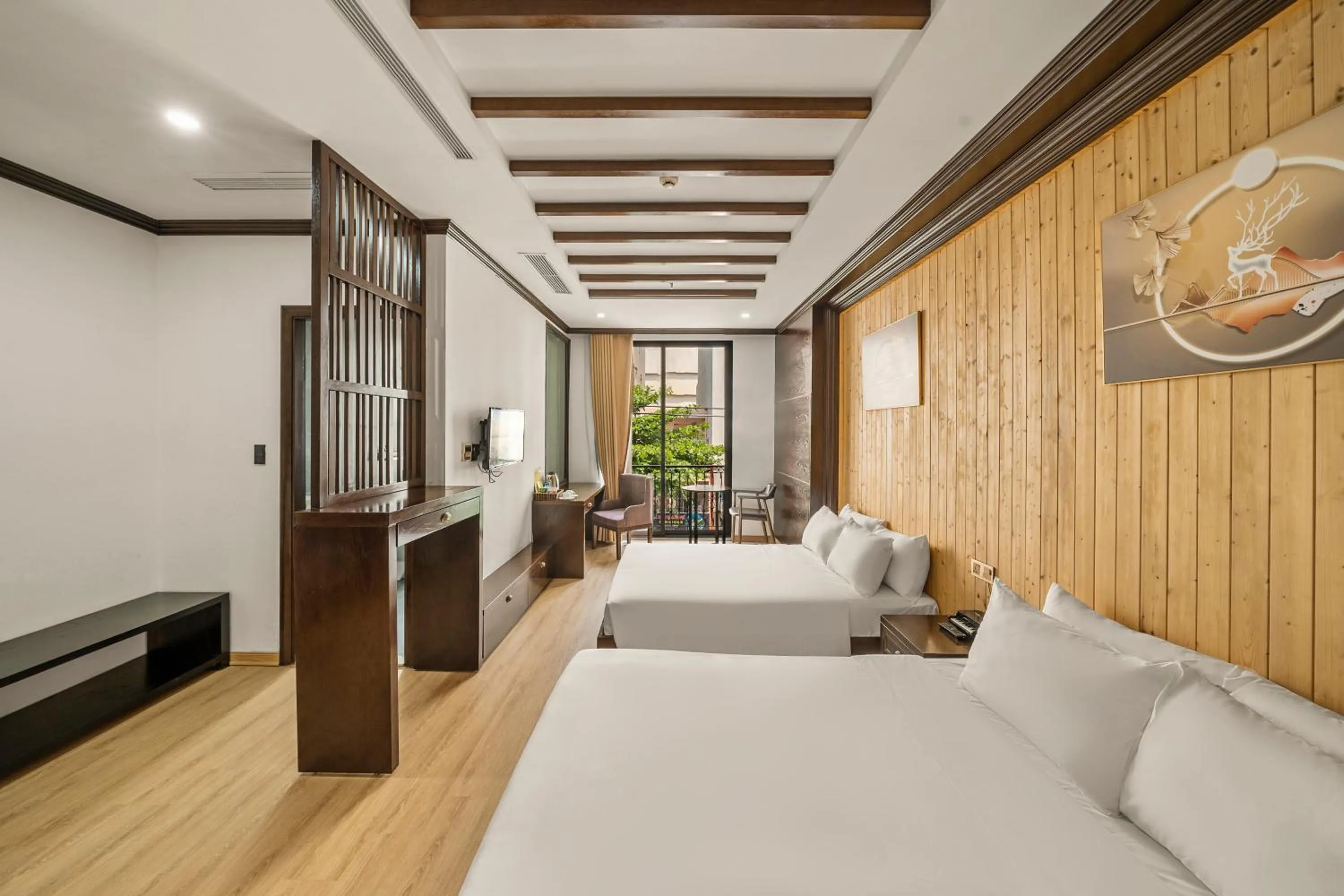 Bed in Palazzo Luxury Hotel & Bistro - Central My Khe Beach Walking Street