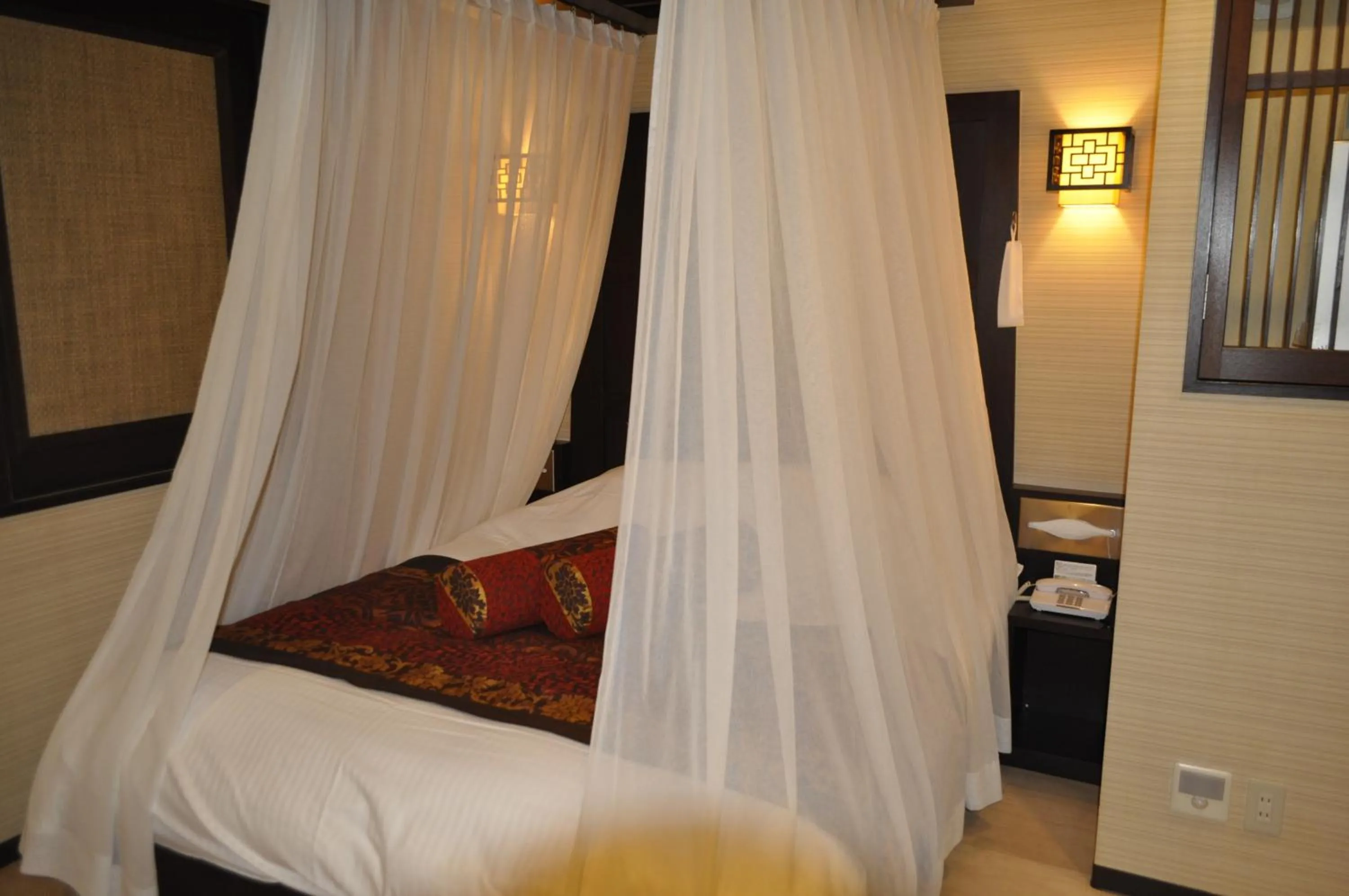 Photo of the whole room, Bed in Hotel Woo (Adults Only)