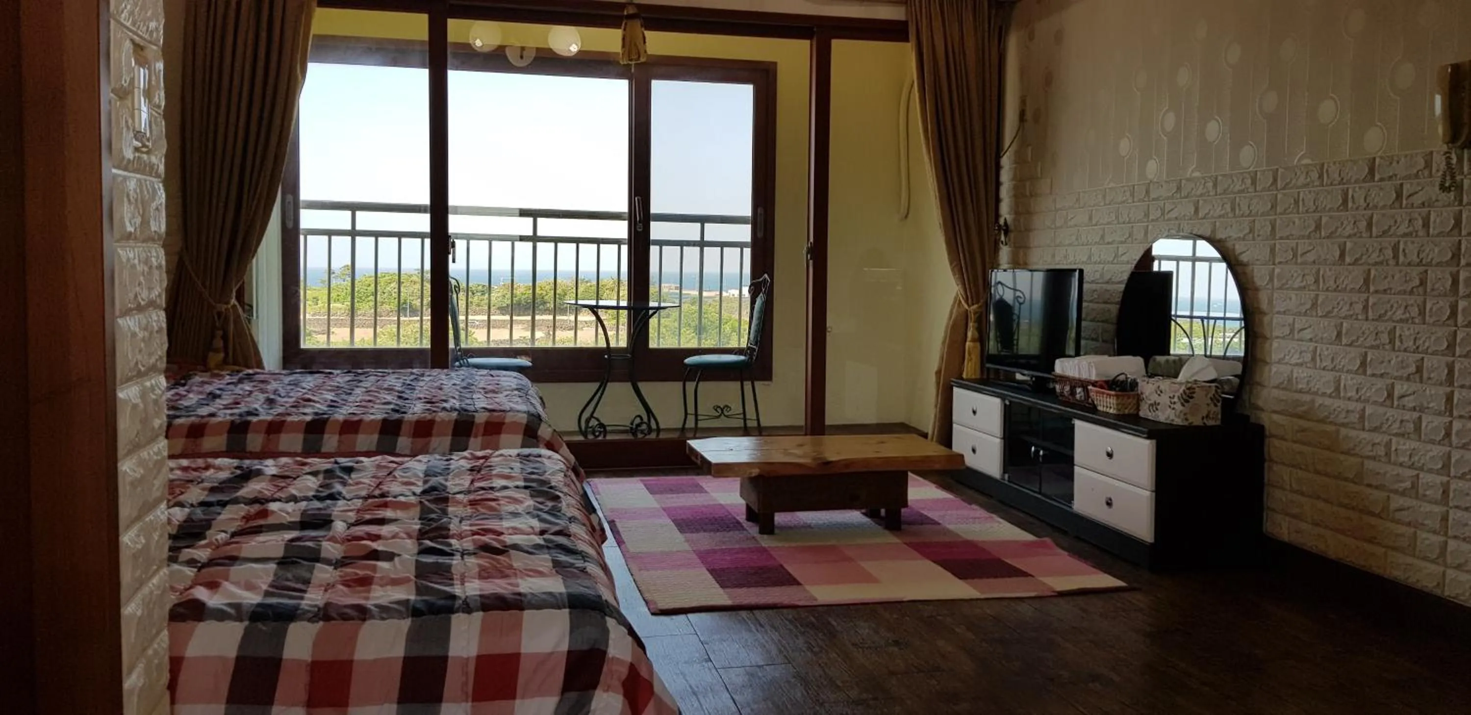 Photo of the whole room, Bed in Jun House