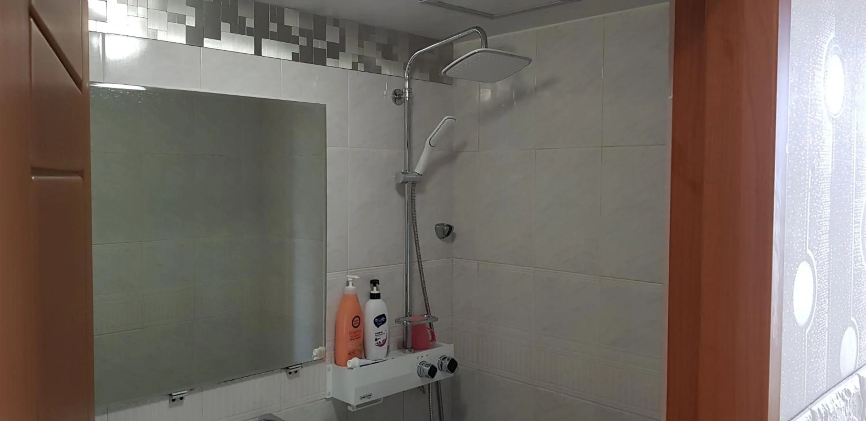 Bathroom in Jun House