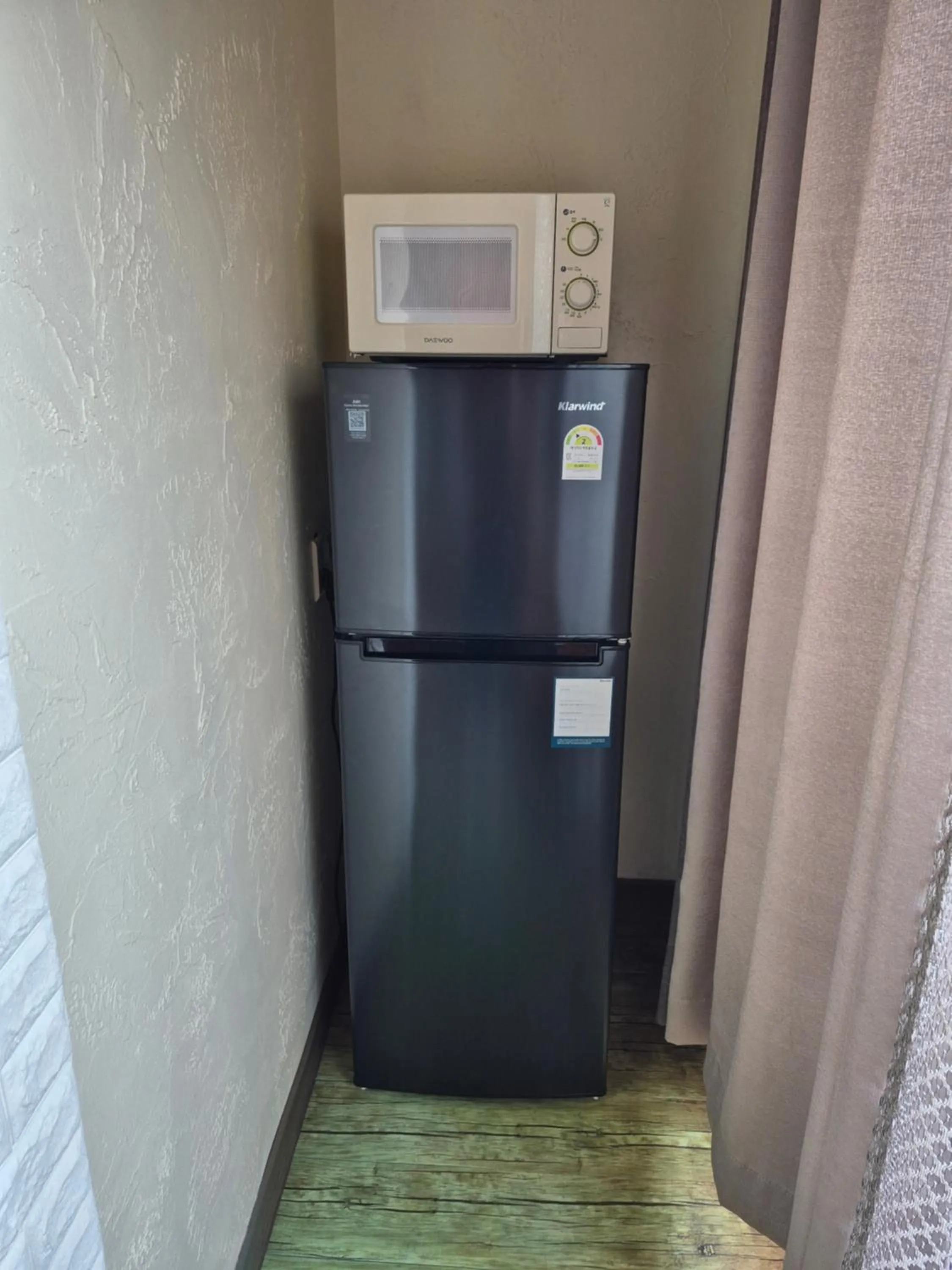 Photo of the whole room in Jun House