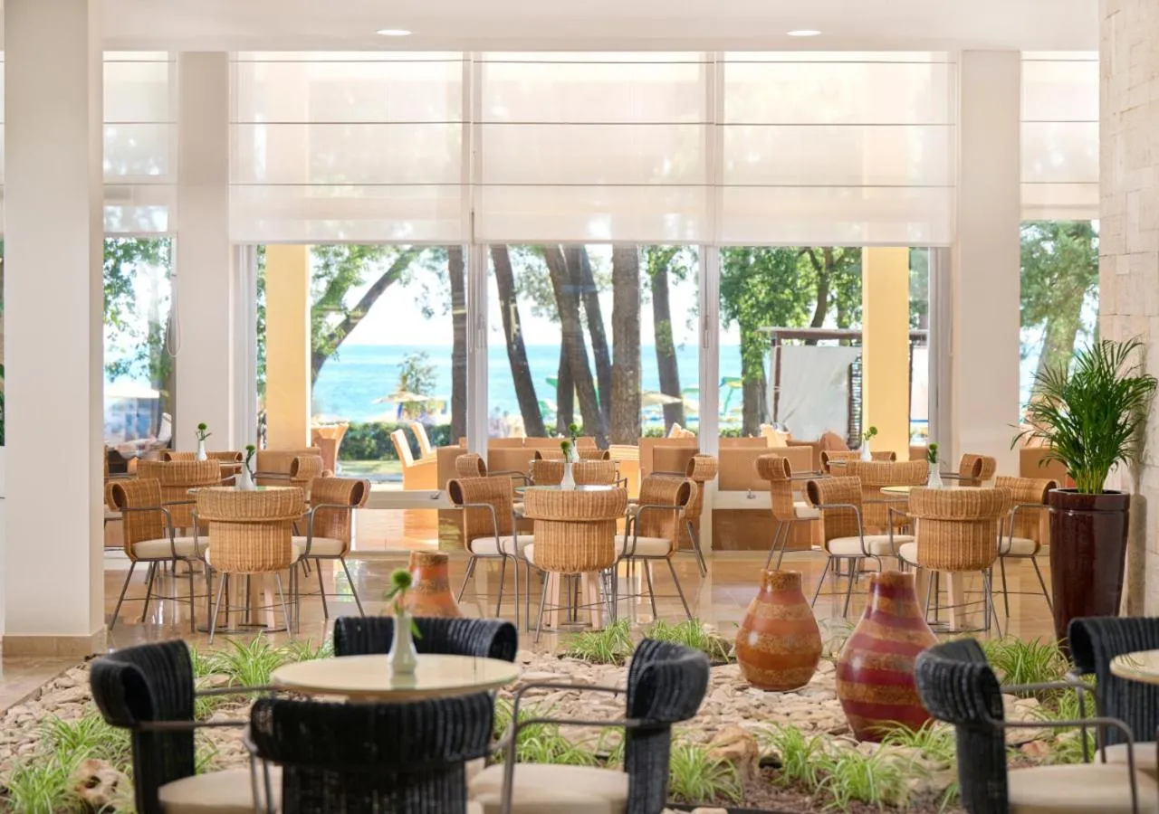 Seating area in Hotel Aurora Plava Laguna