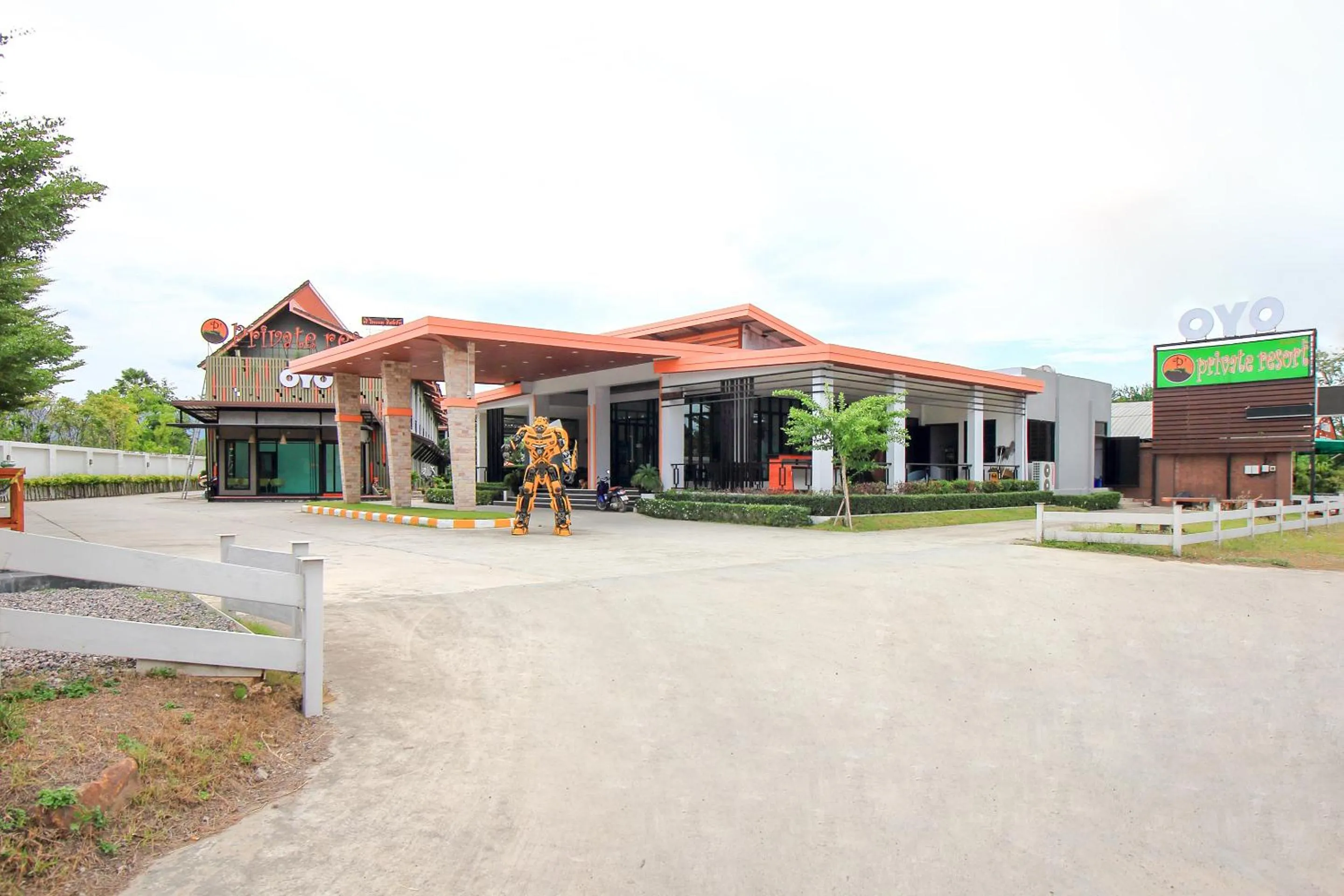 Property building in P' Private Resort Cha Am