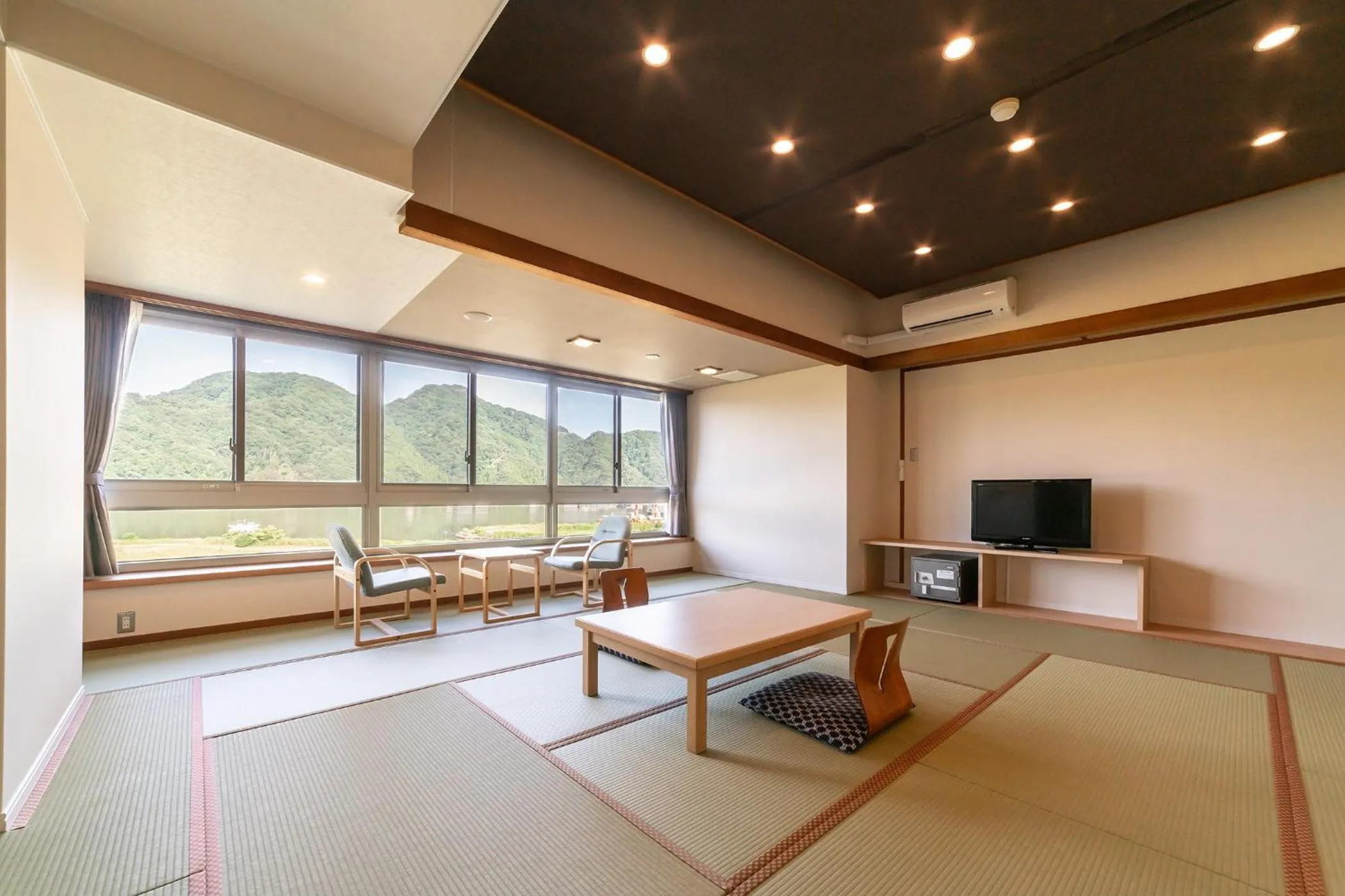 Photo of the whole room in Ooedo Onsen Monogatari Premium Kinosaki
