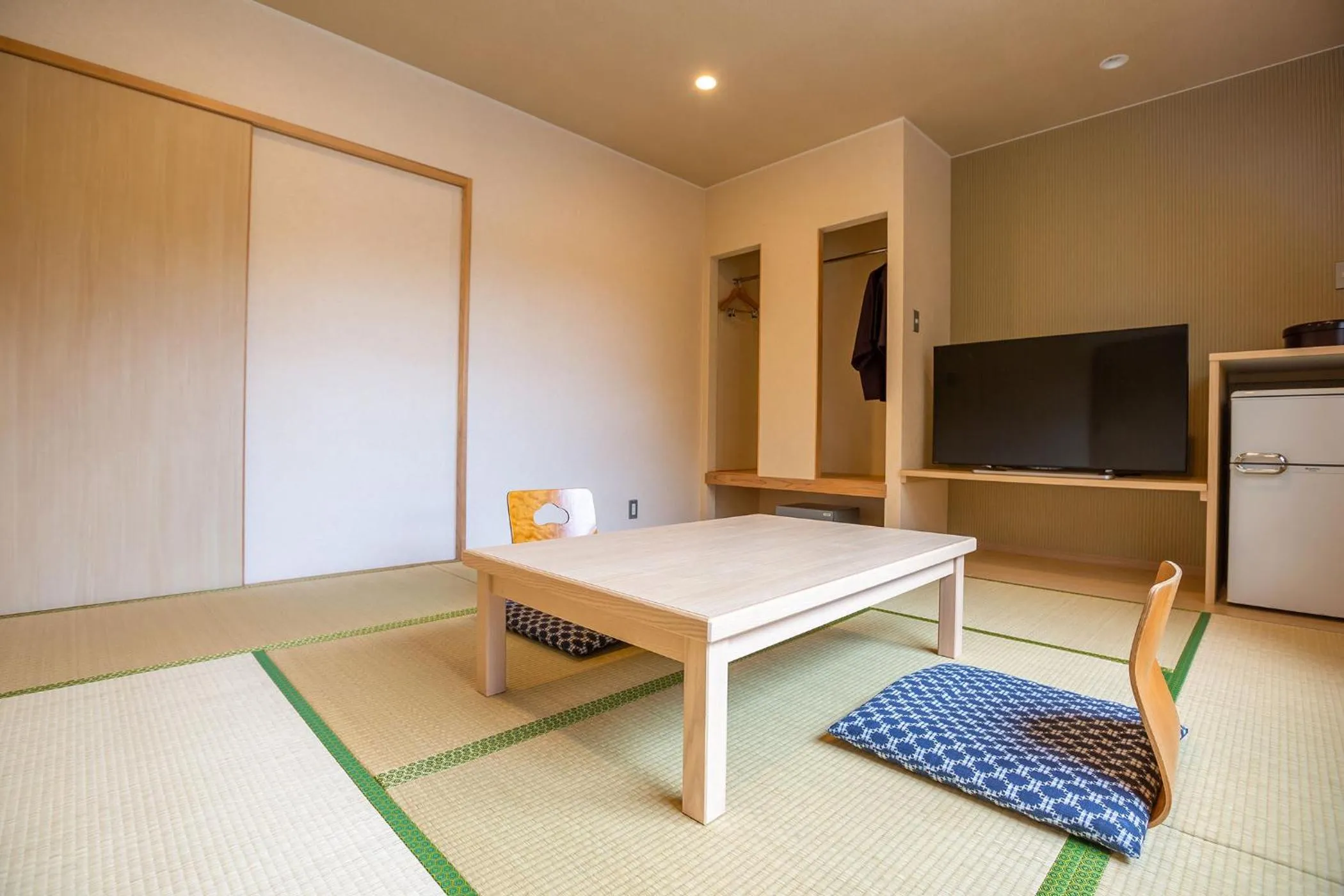 Photo of the whole room, Bed in Ooedo Onsen Monogatari Premium Kinosaki