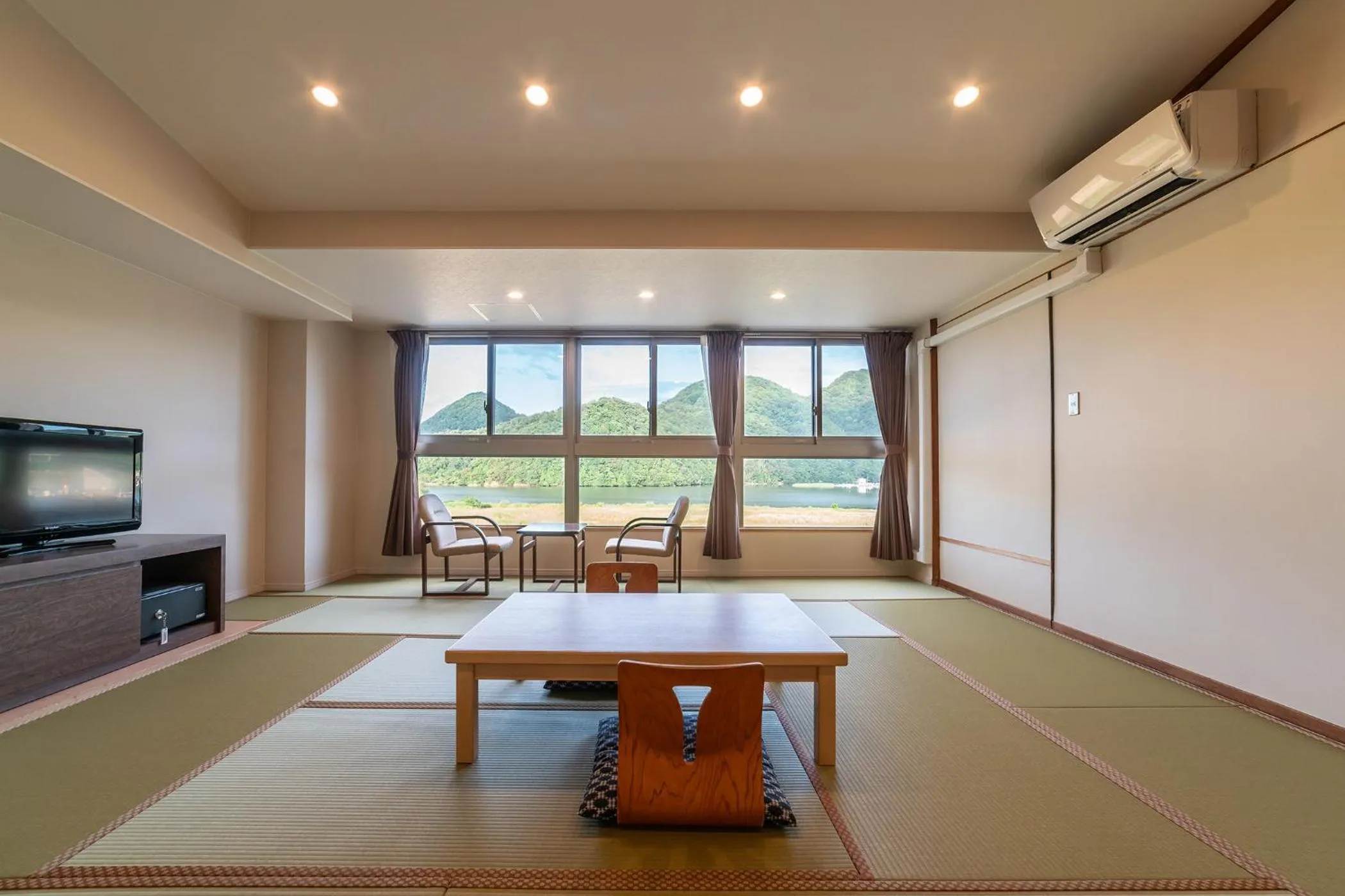 Photo of the whole room in Ooedo Onsen Monogatari Premium Kinosaki