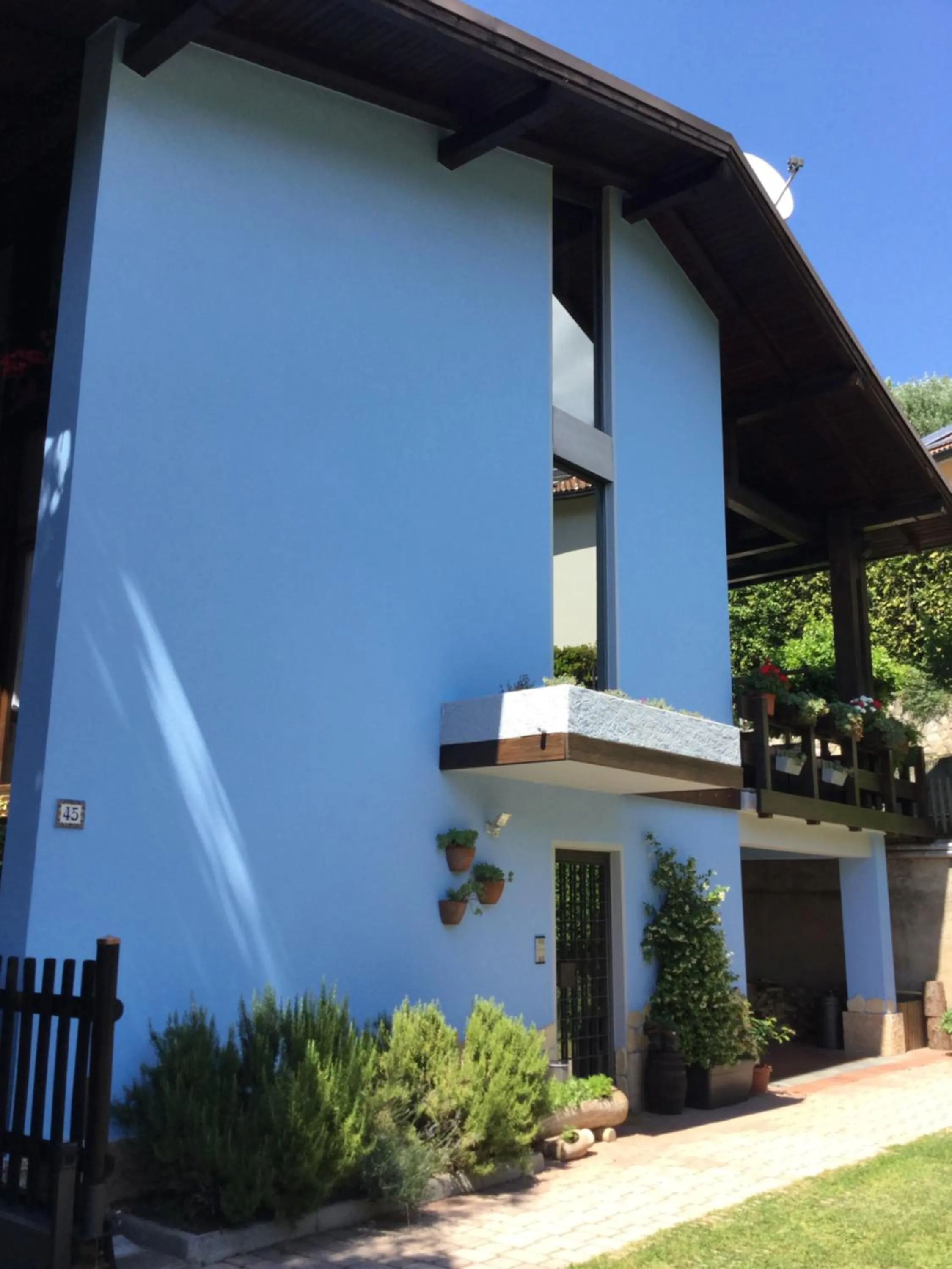 Facade/entrance in BnB Trento