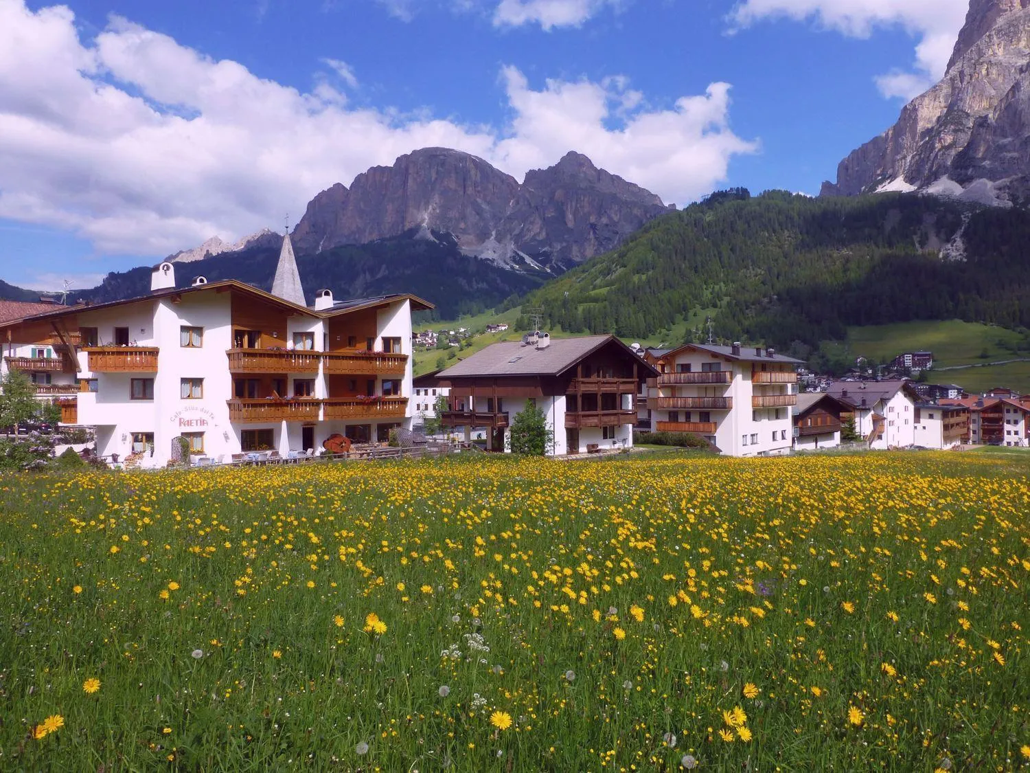 Property building in Garni Raetia