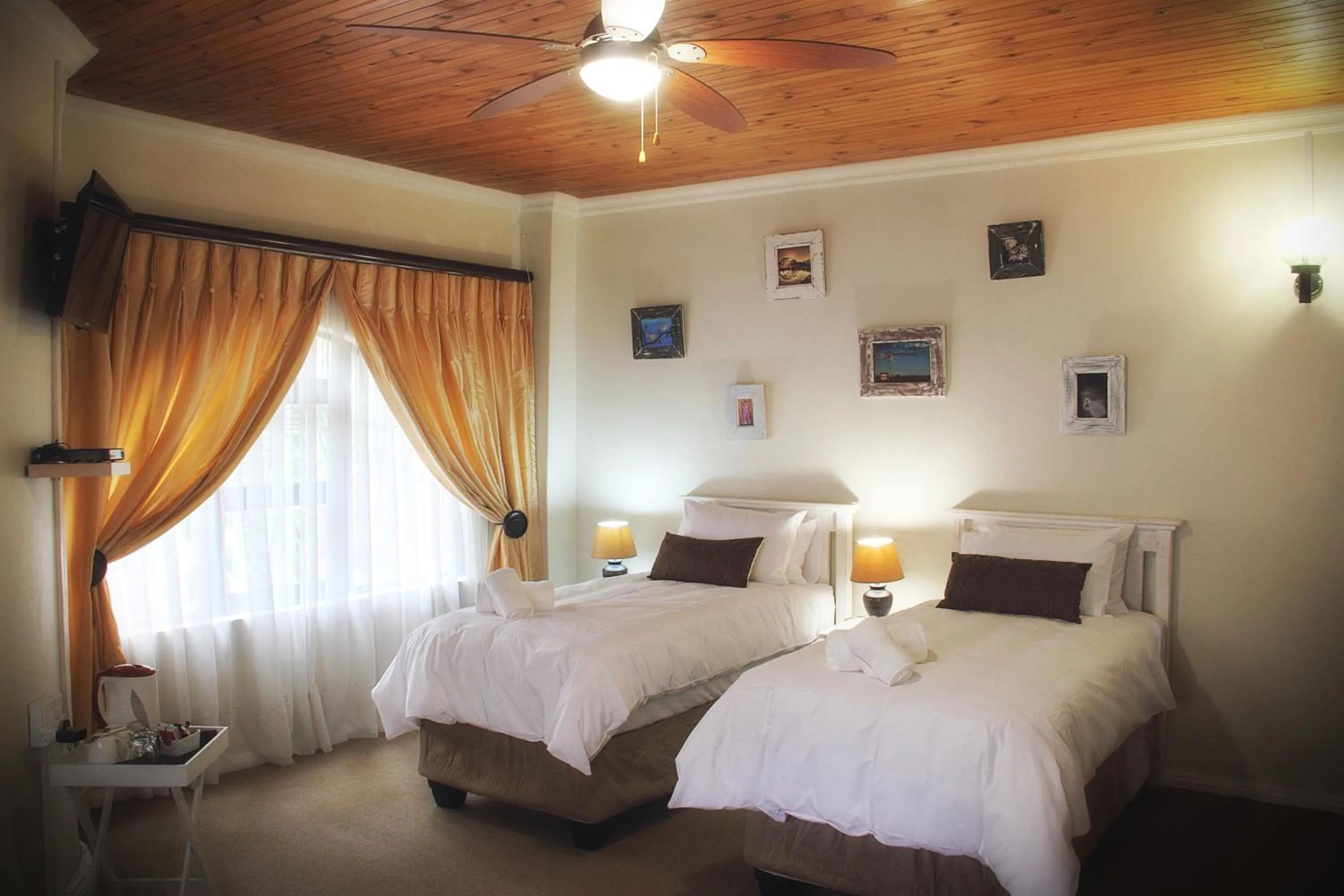 Bedroom, Bed in Belle Vue Guesthouse