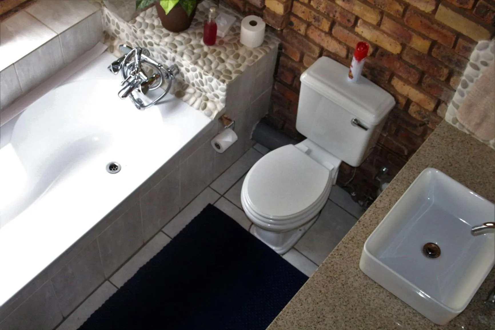 Bathroom in Belle Vue Guesthouse