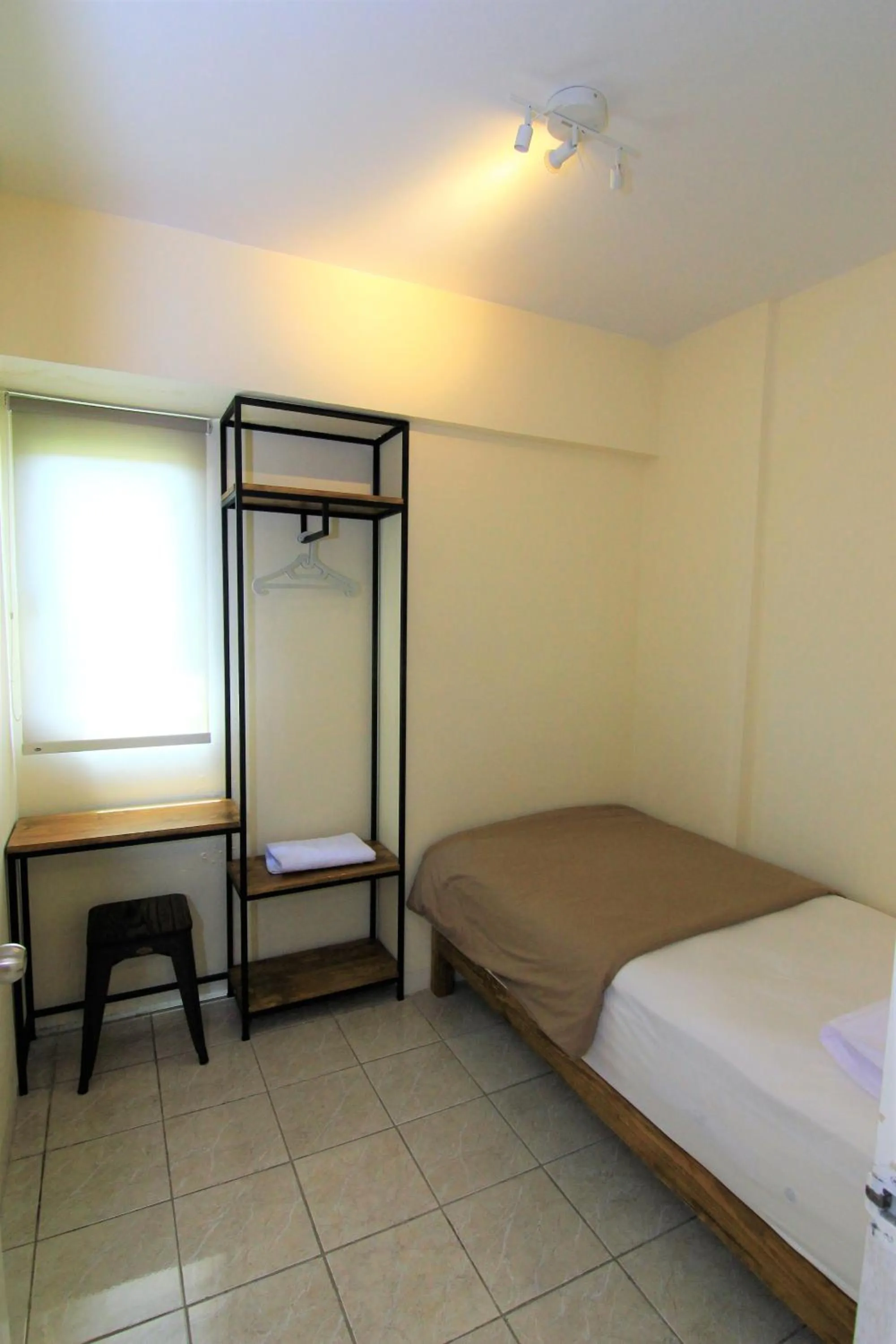 Bedroom, Bed in Queen Victoria Apartment Batam