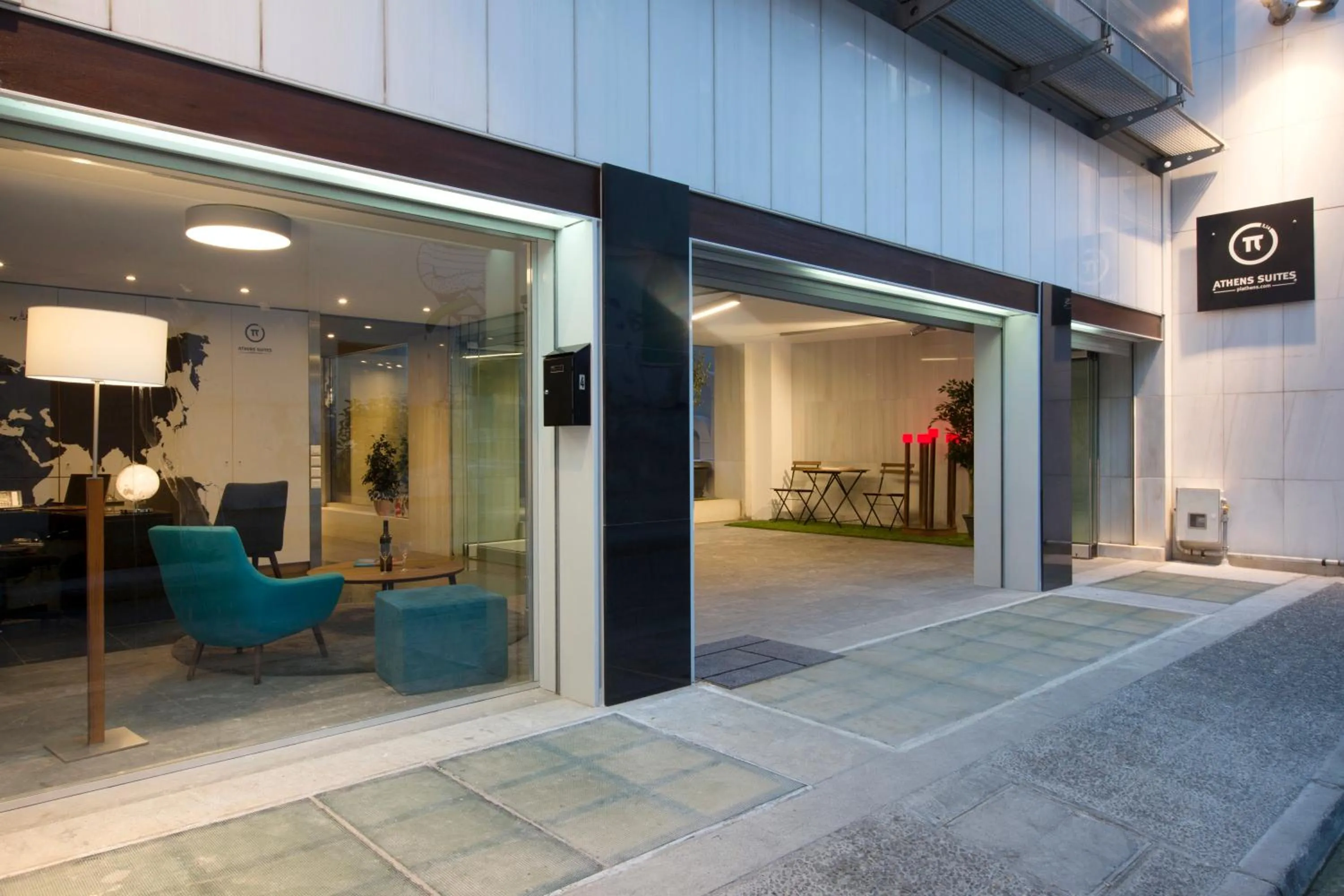 Facade/entrance in Pi Athens