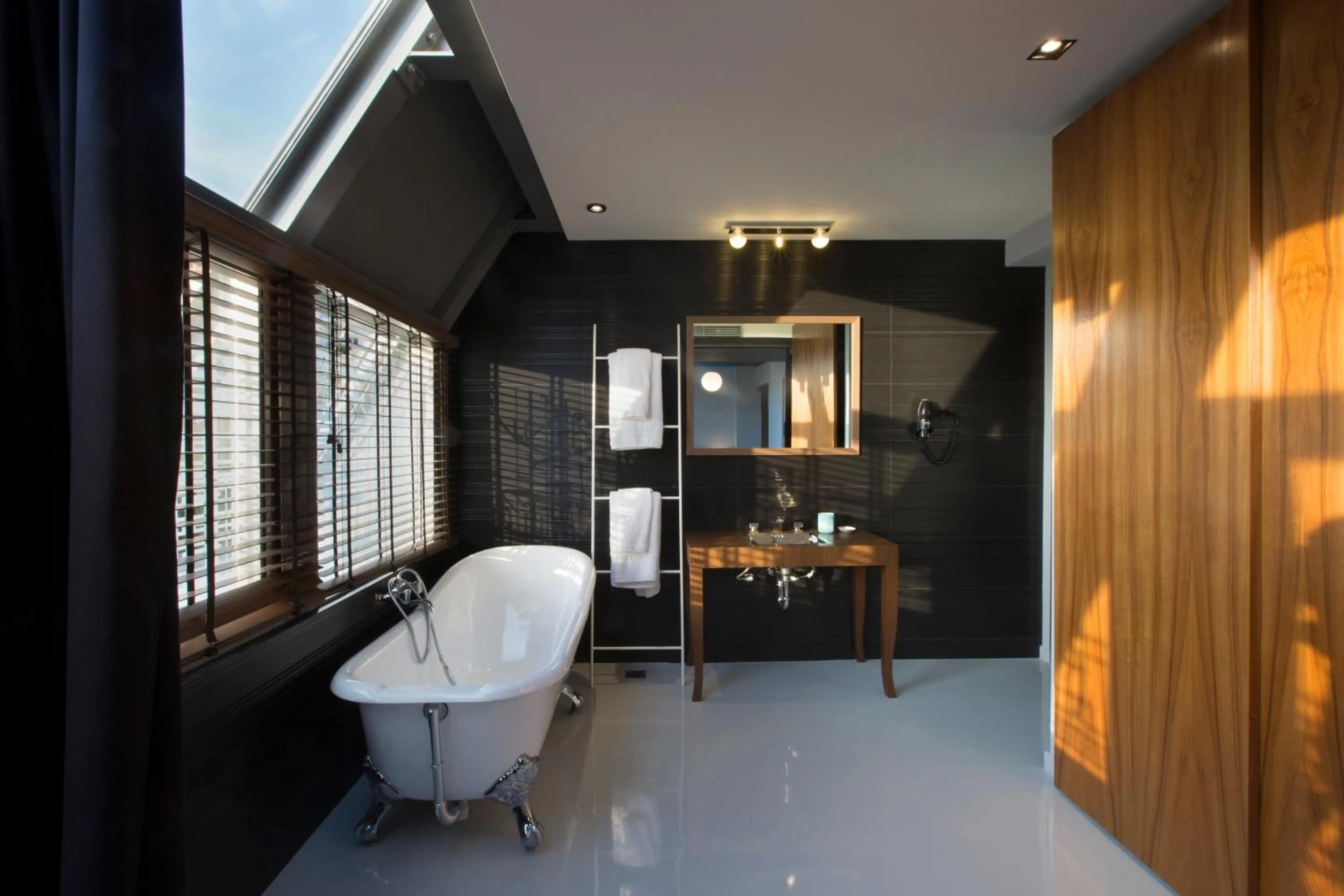 Bathroom in Pi Athens