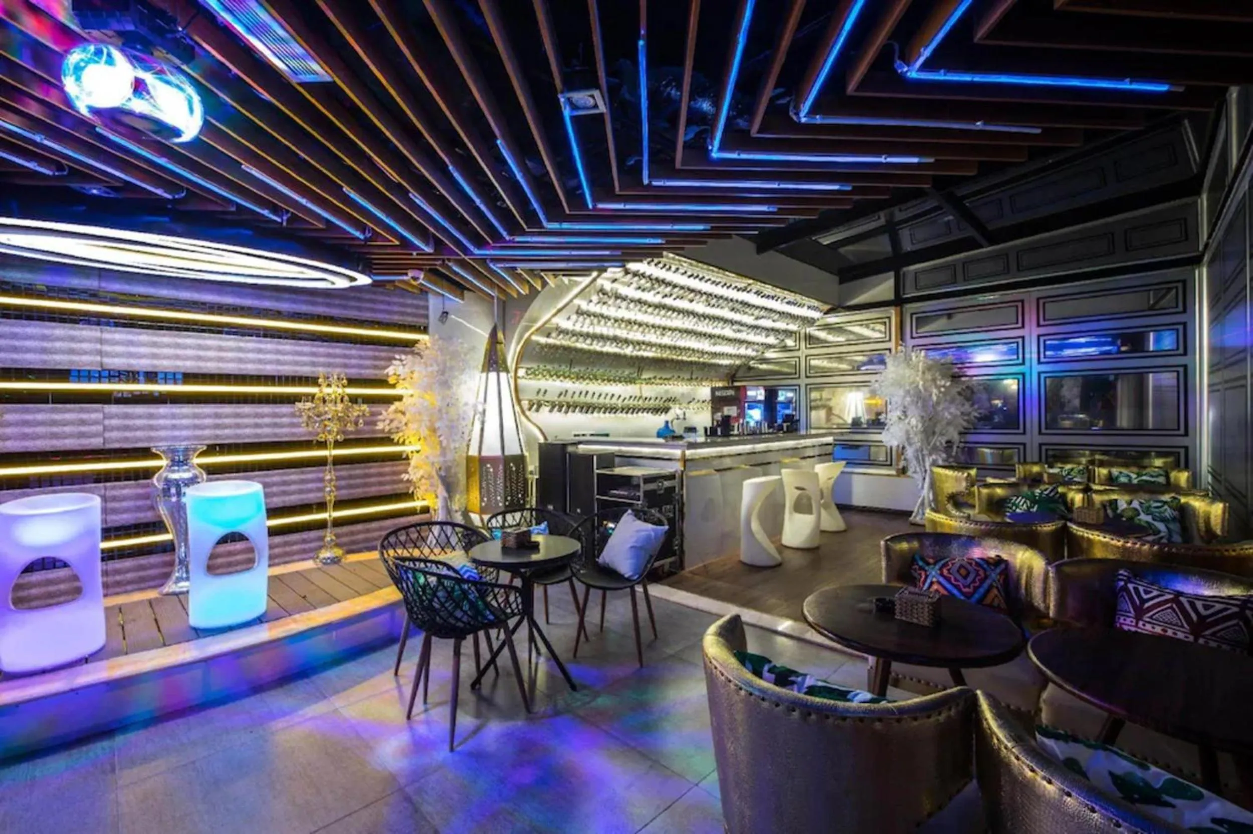 Lounge or bar in TND Hotel