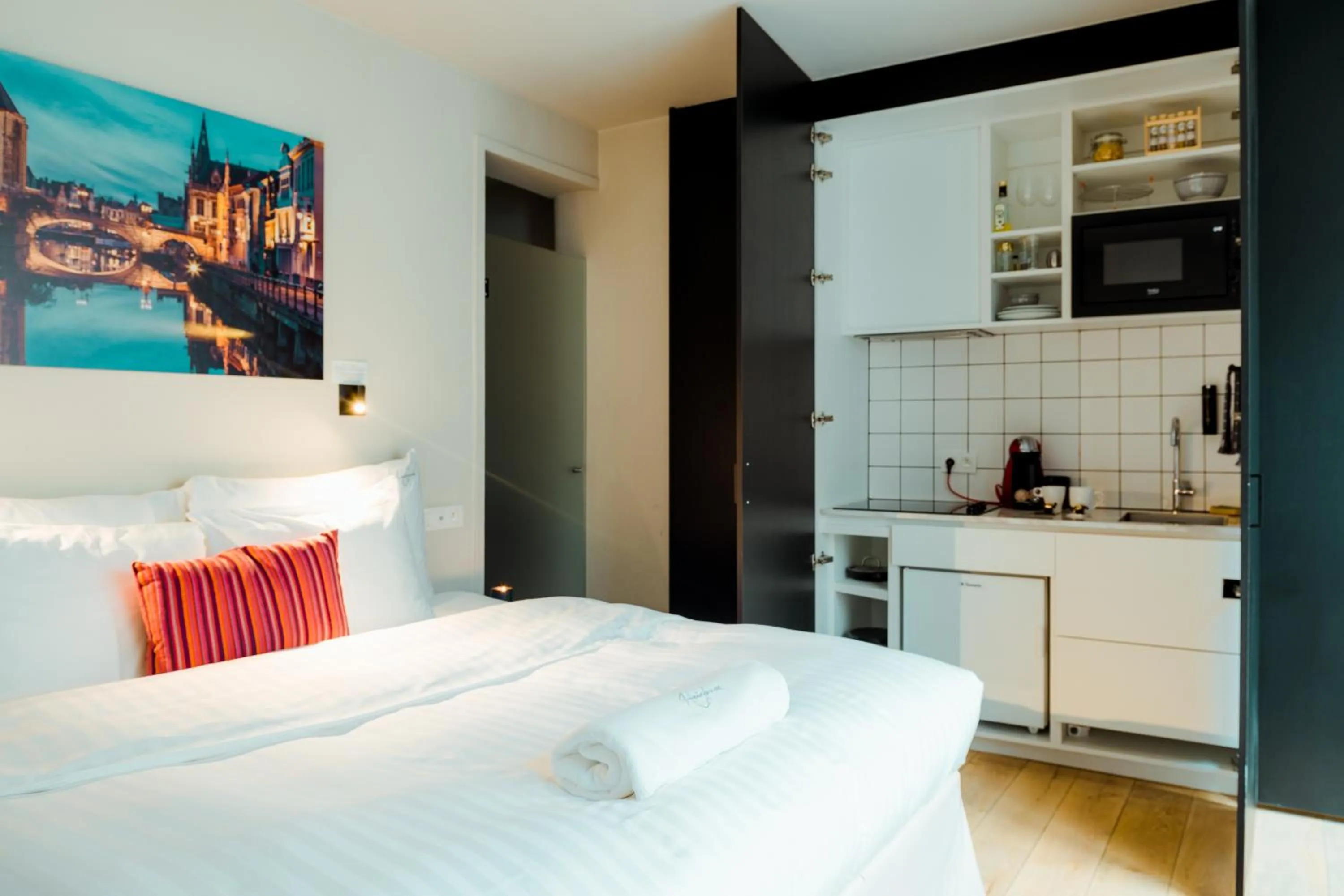 Bed in The House of Edward by Domani Hotels