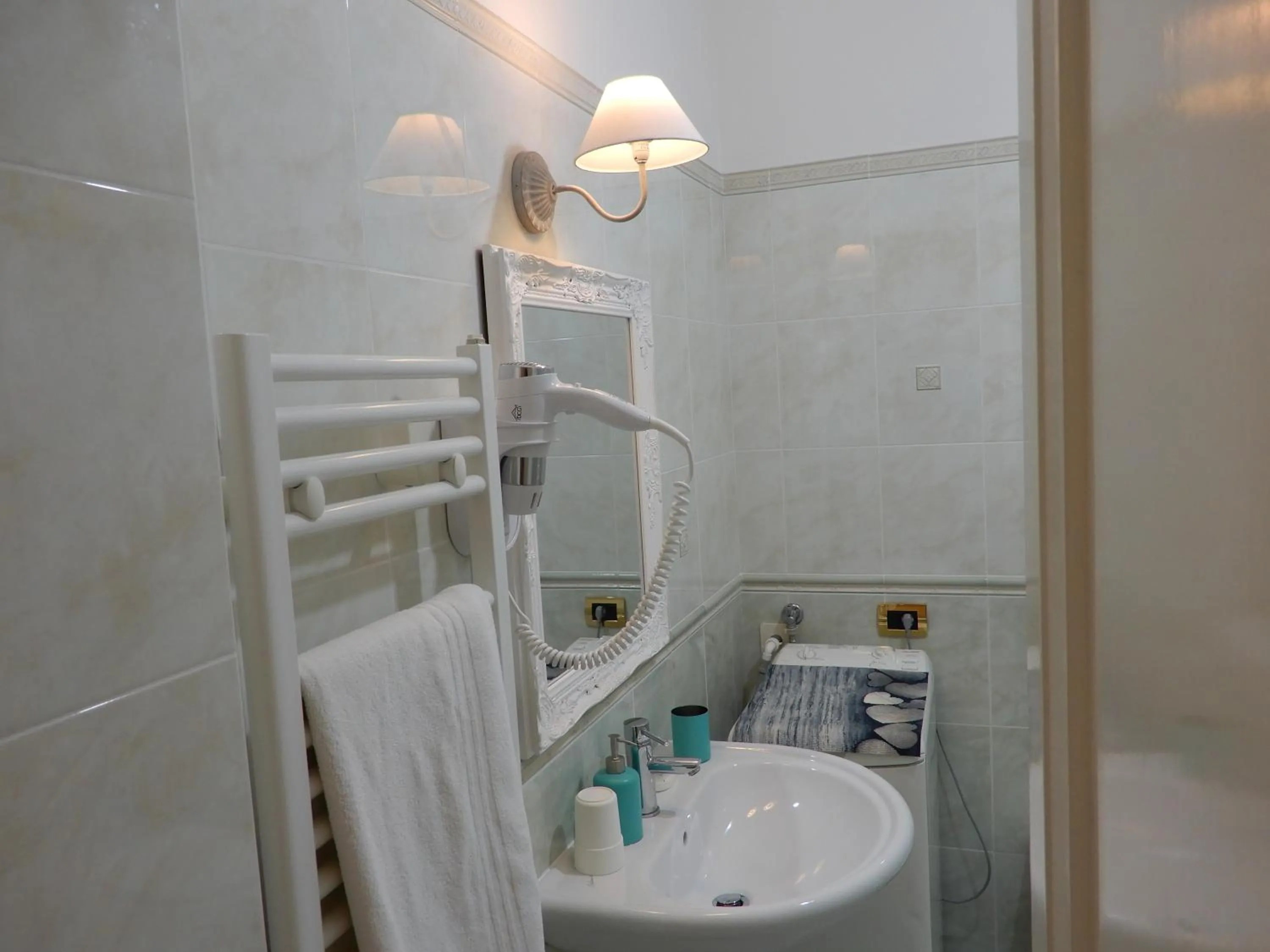 Bed in Luciano And Son