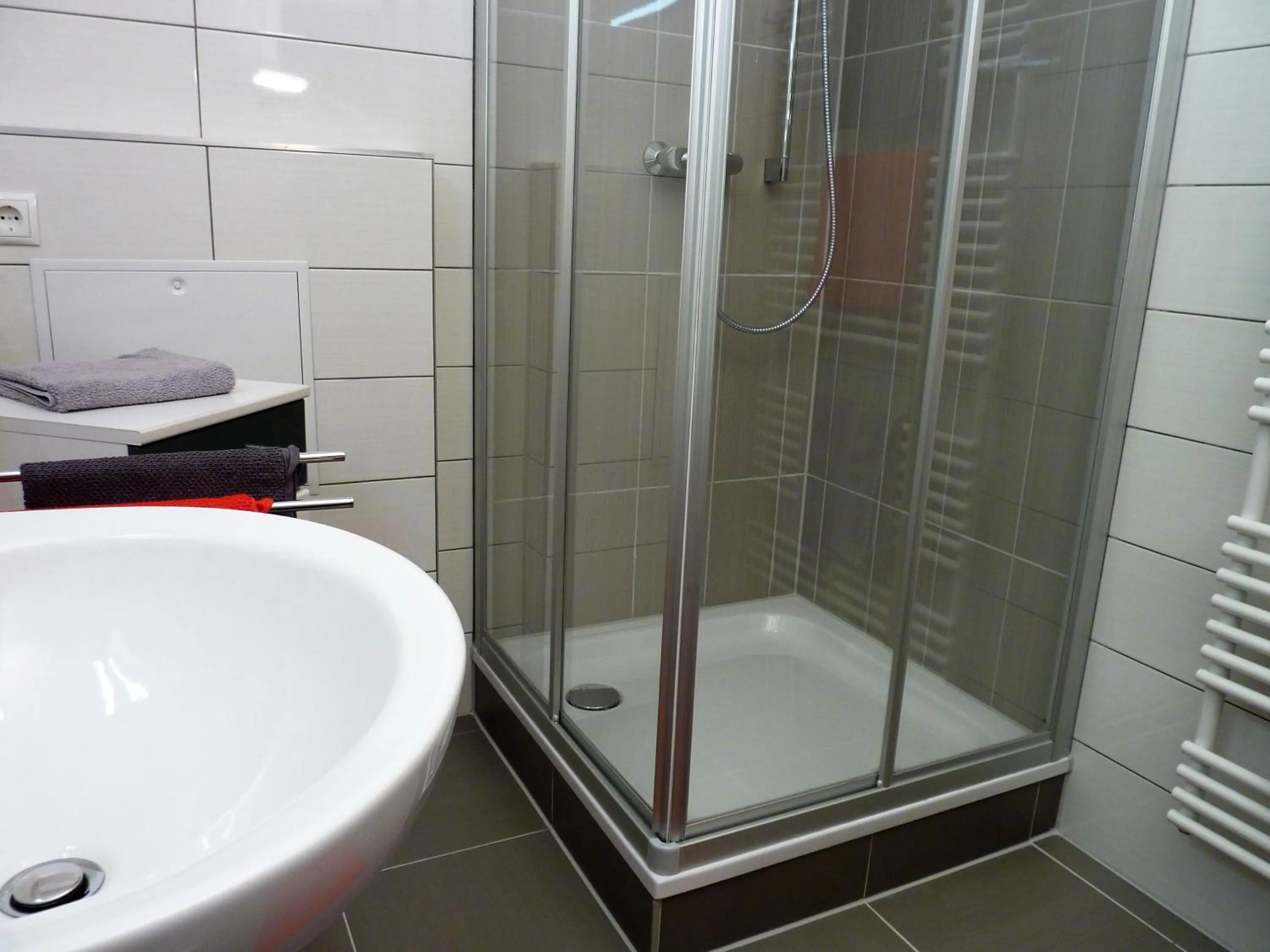 Shower in City Apartment Jena