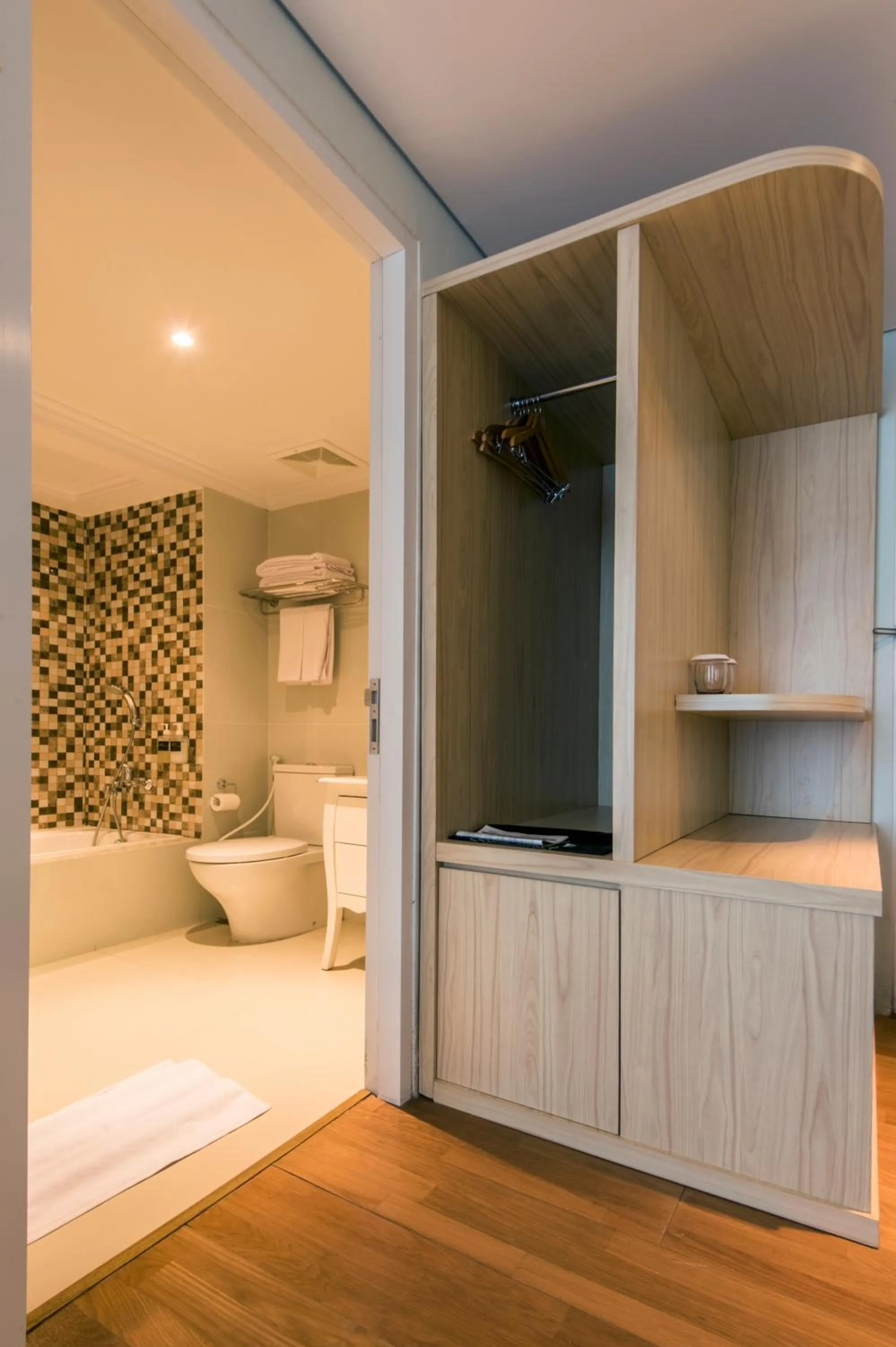 Bathroom, Bed in Yan's House Hotel