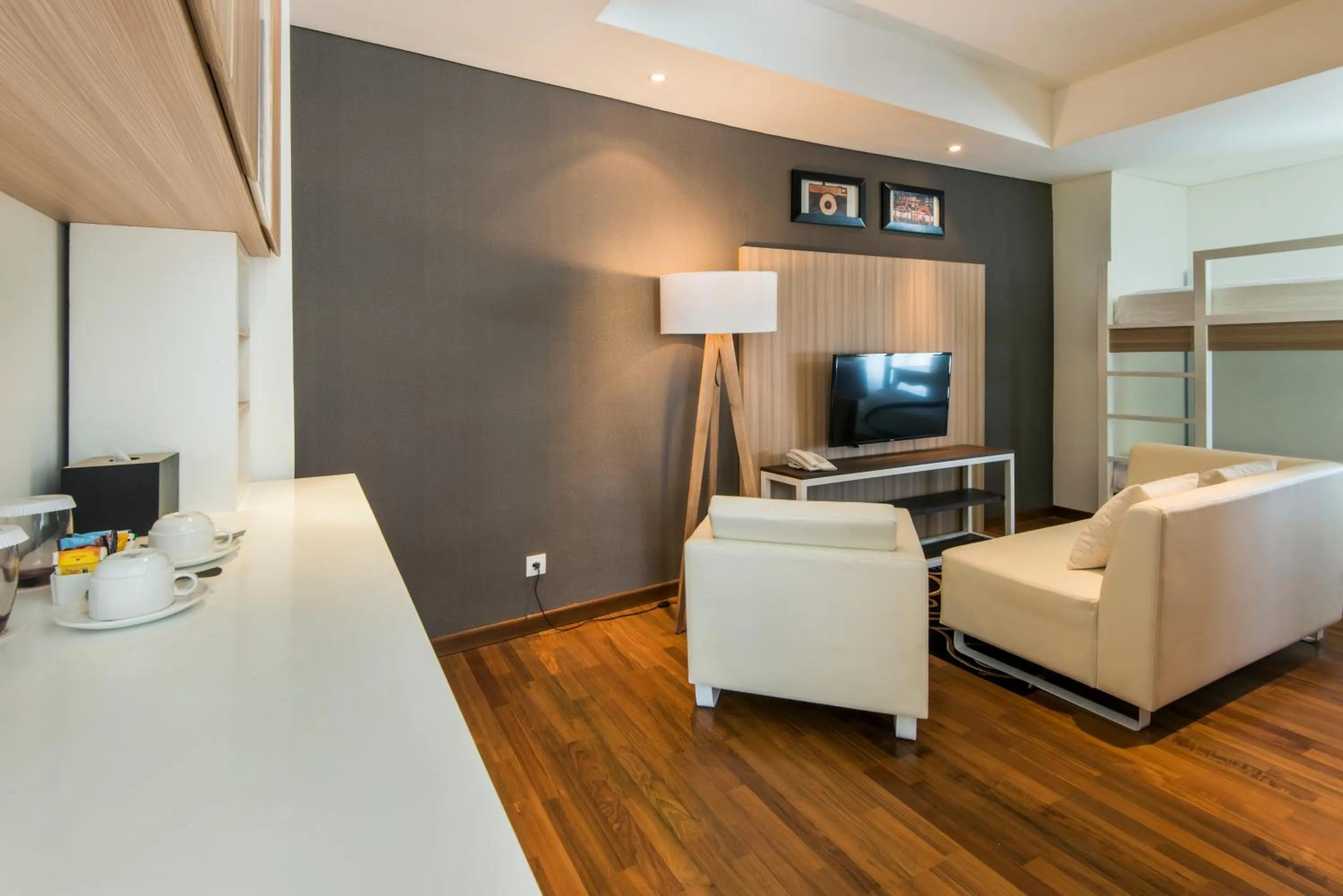 Seating area, Bed in Yan's House Hotel