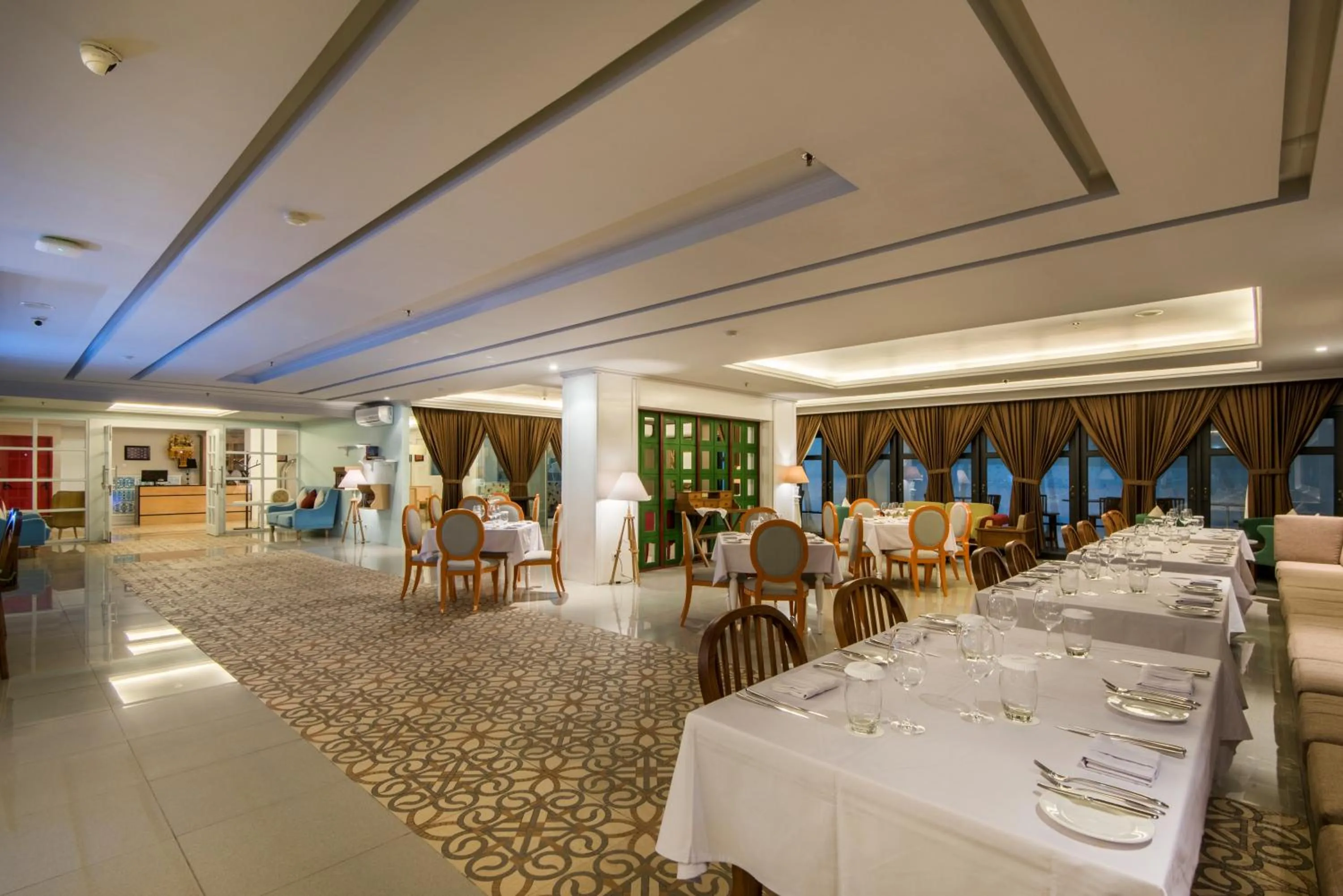 Restaurant/places to eat in Yan's House Hotel