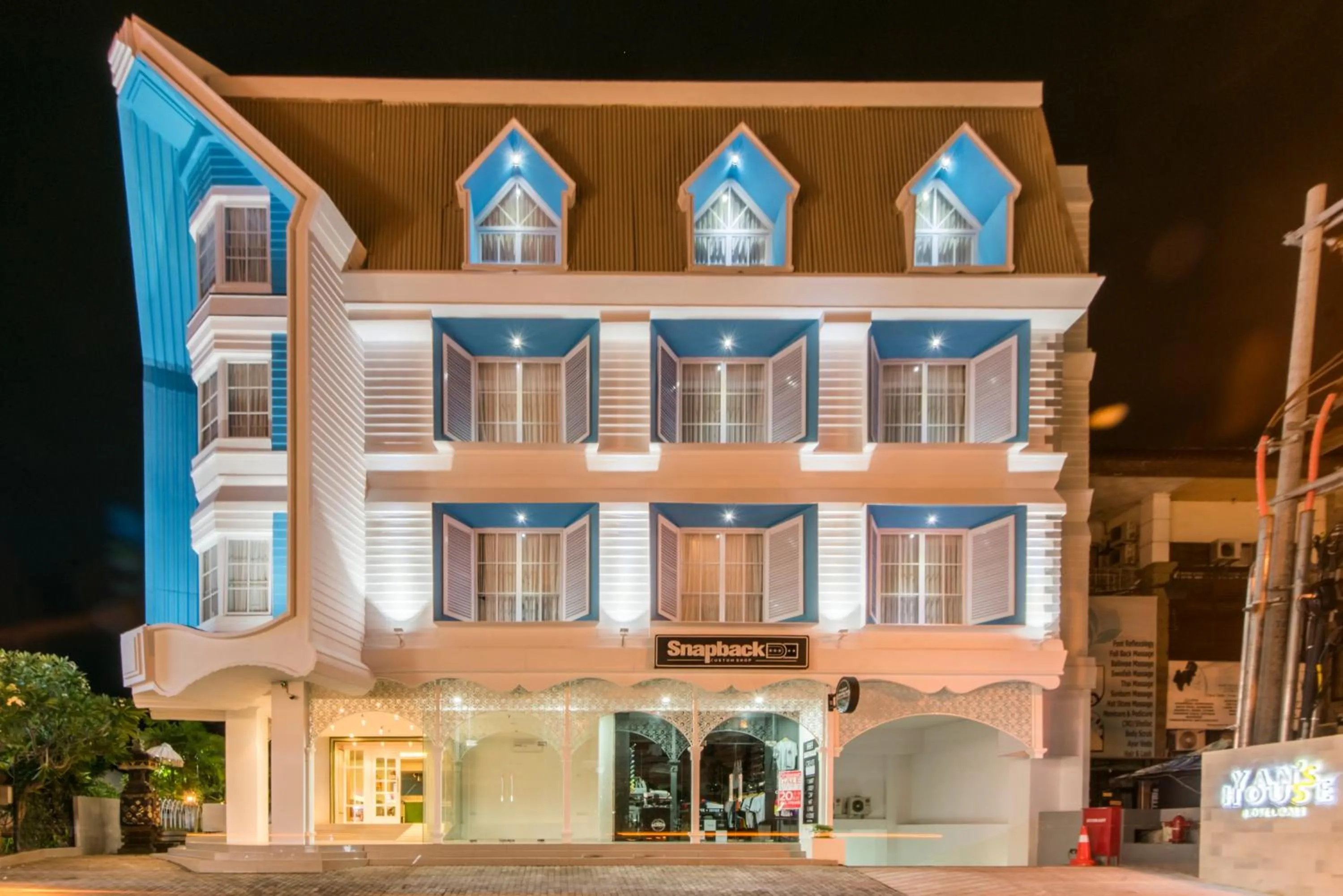 Facade/entrance in Yan's House Hotel