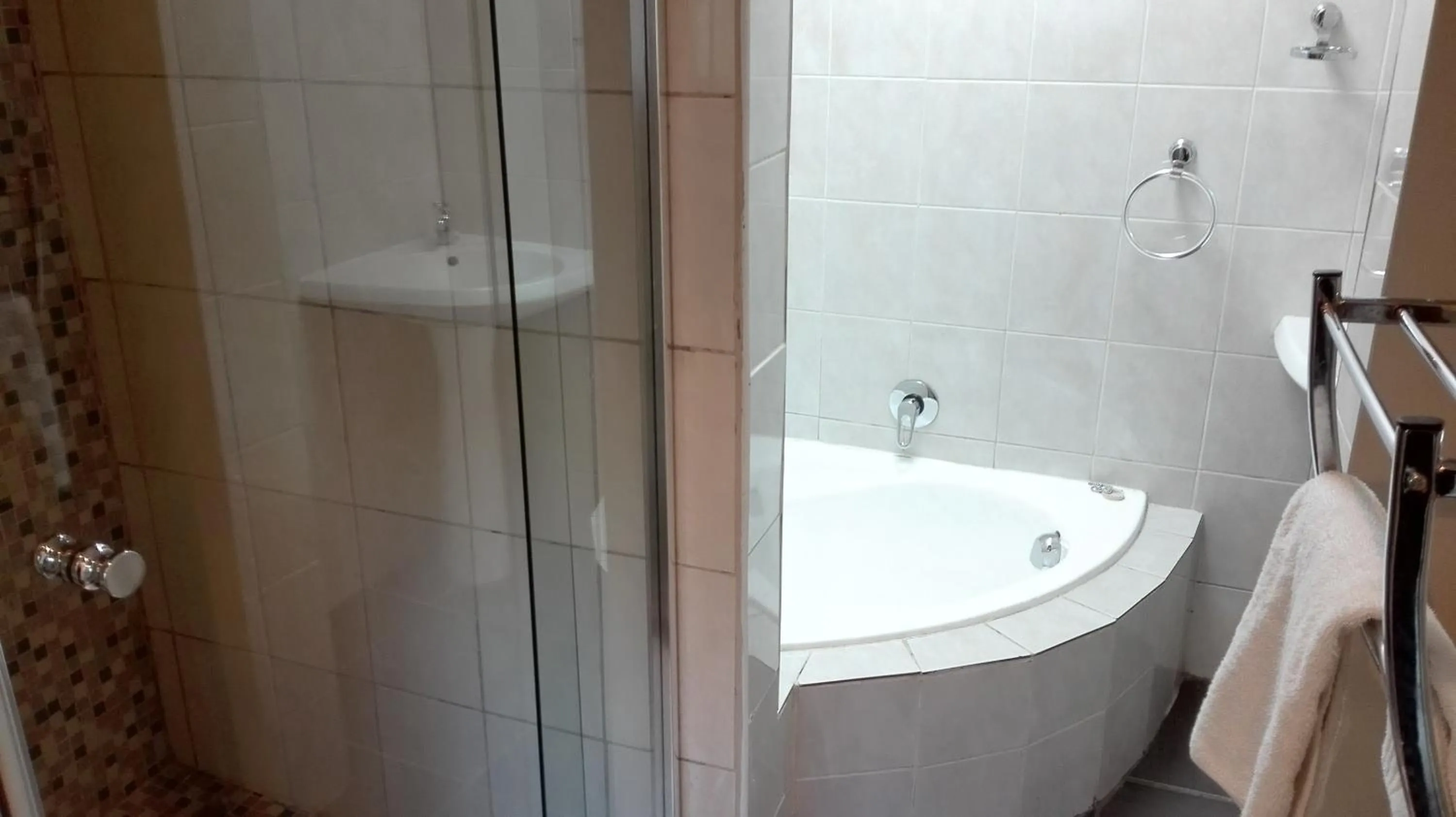 Bathroom in House on Morninghill