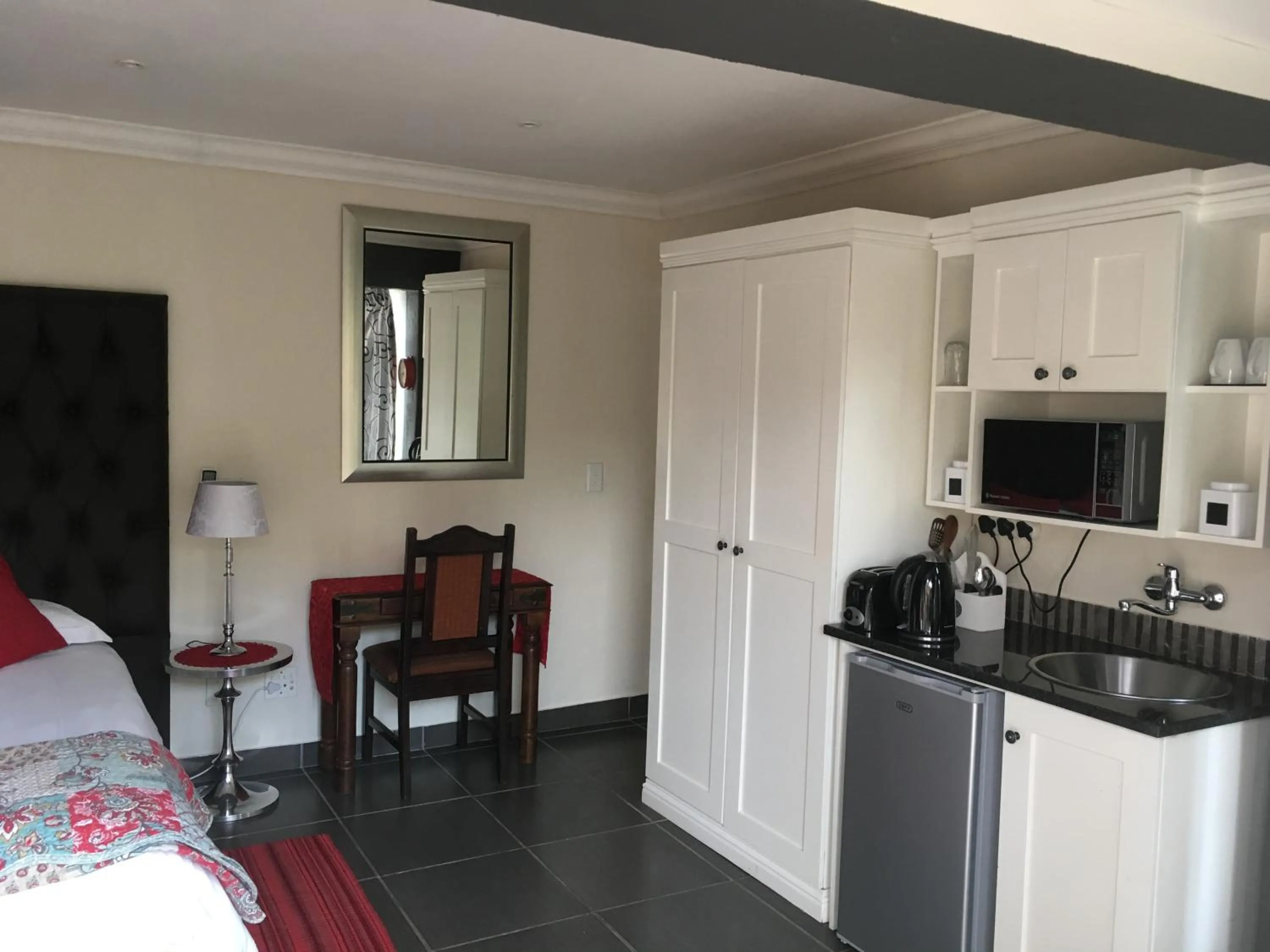 Living room, Bed in House on Morninghill