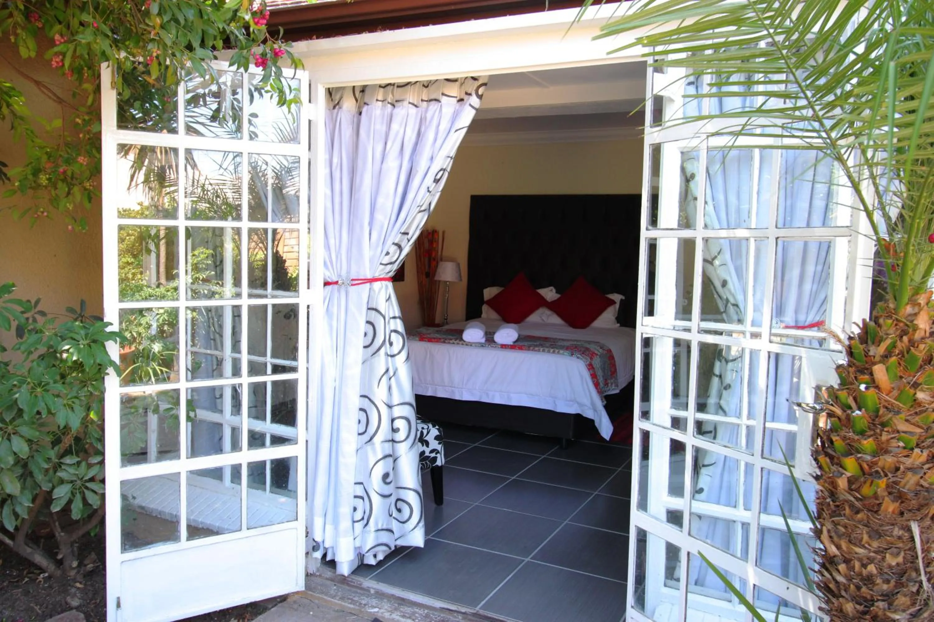 Summer, Bed in House on Morninghill