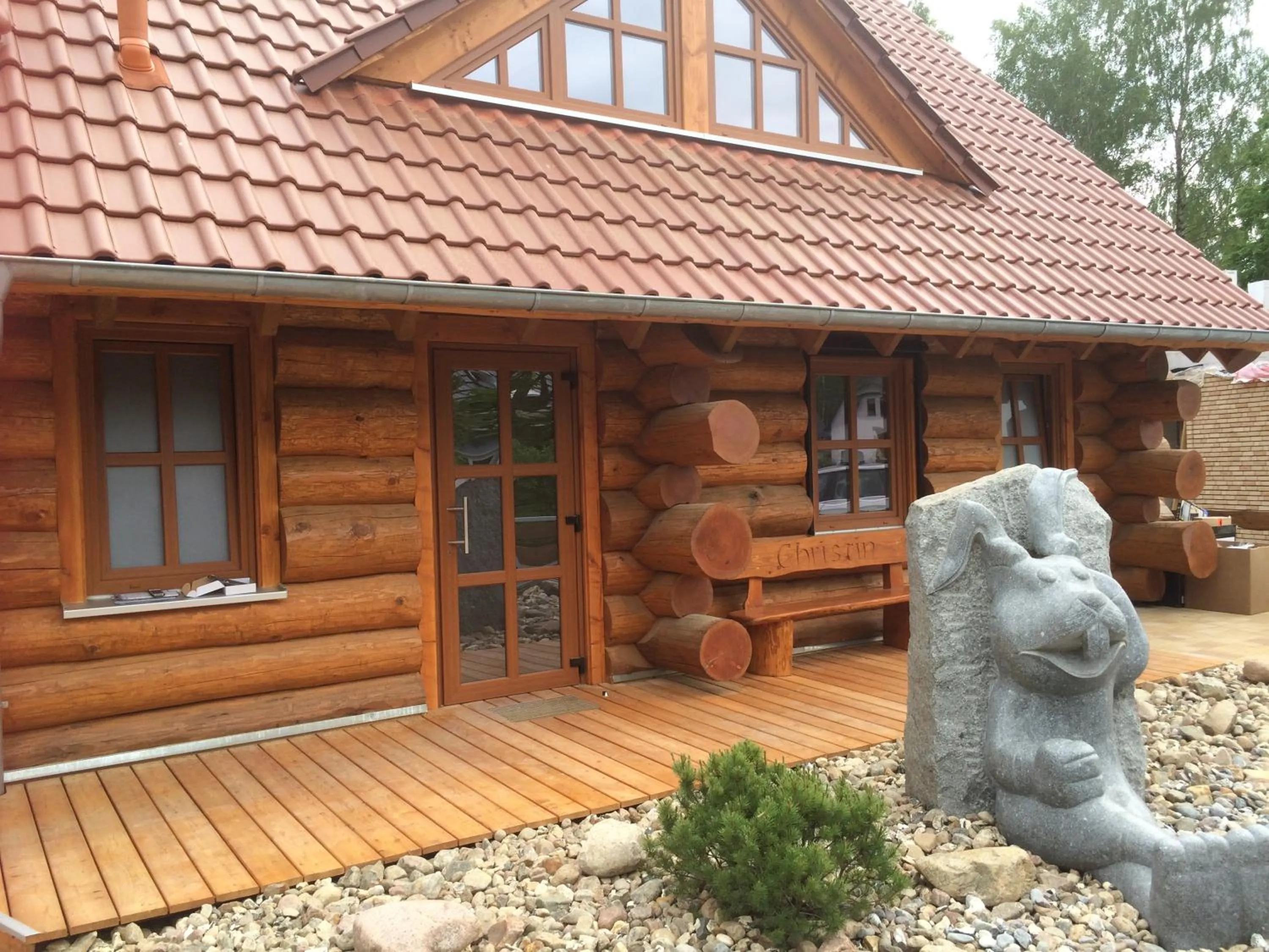 Facade/entrance in Naturstamm Ferienhaus