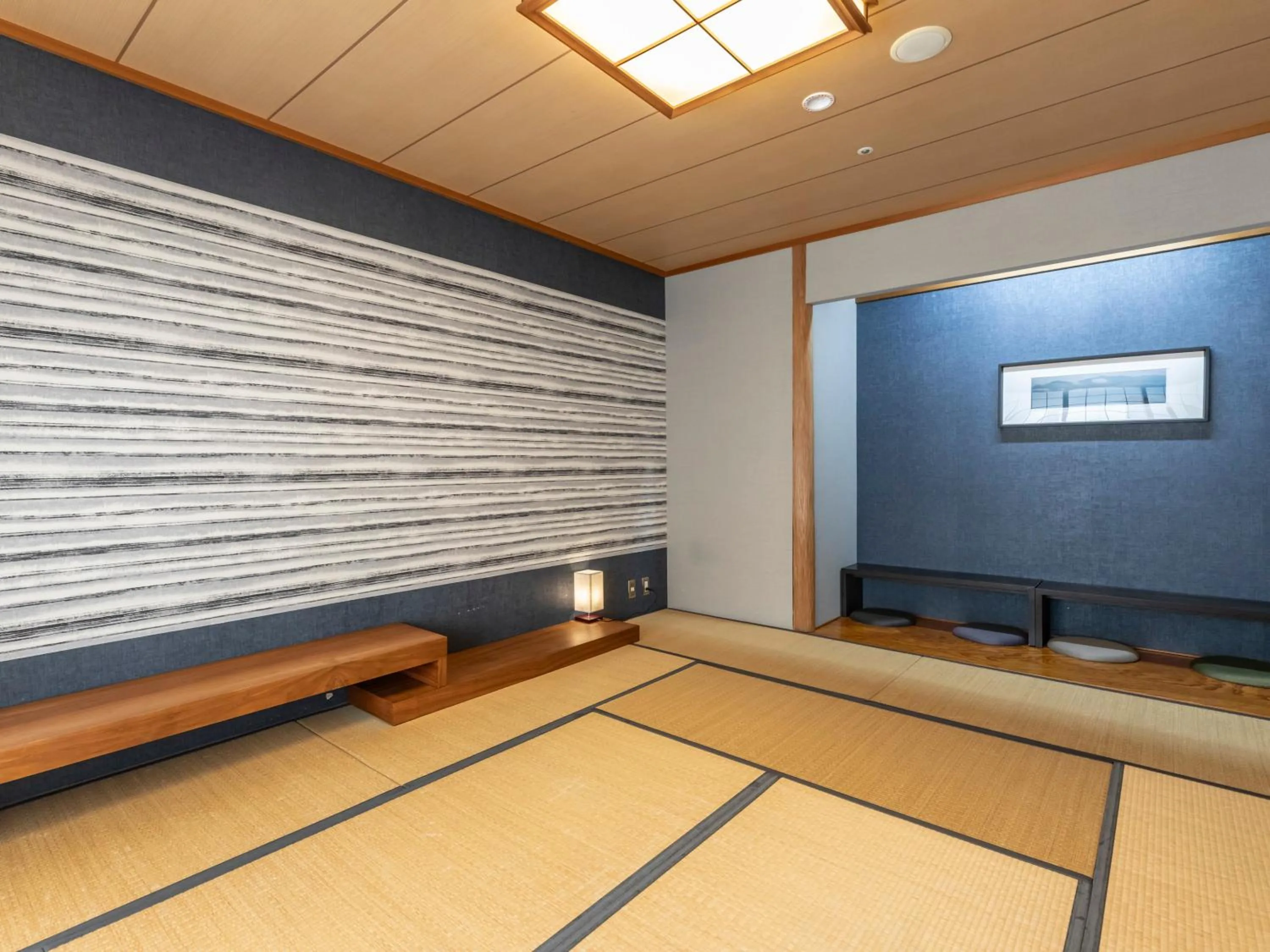 Photo of the whole room in Century Plaza Hotel