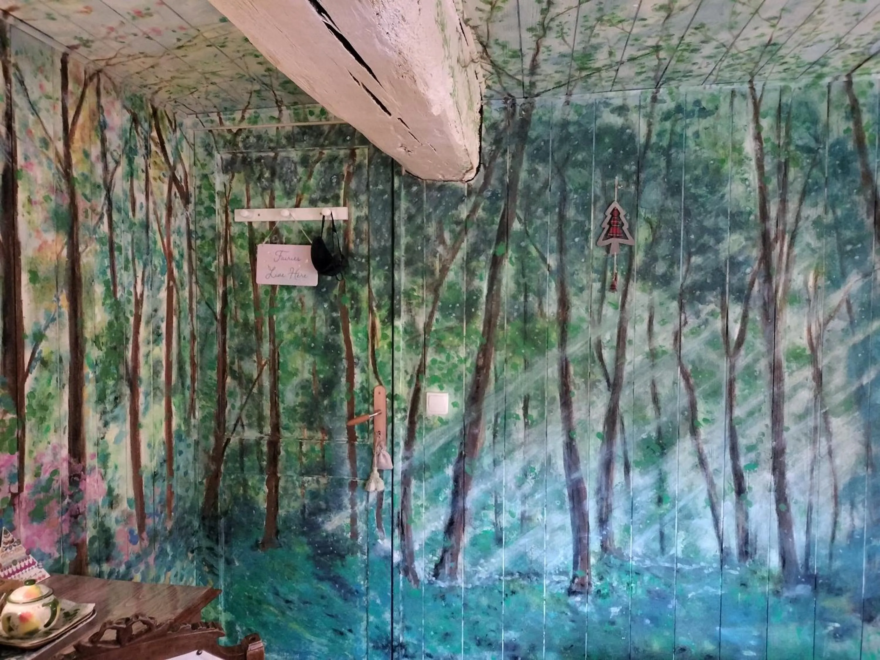 Decorative detail in Le Chant Des Fees