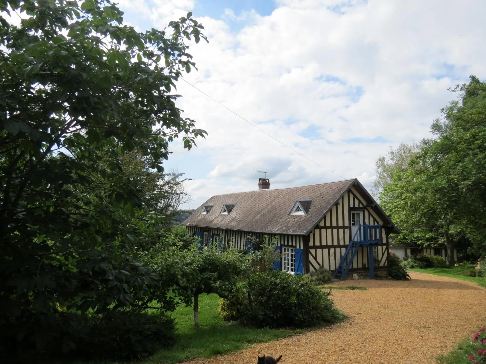 Facade/entrance in Le Chant Des Fees