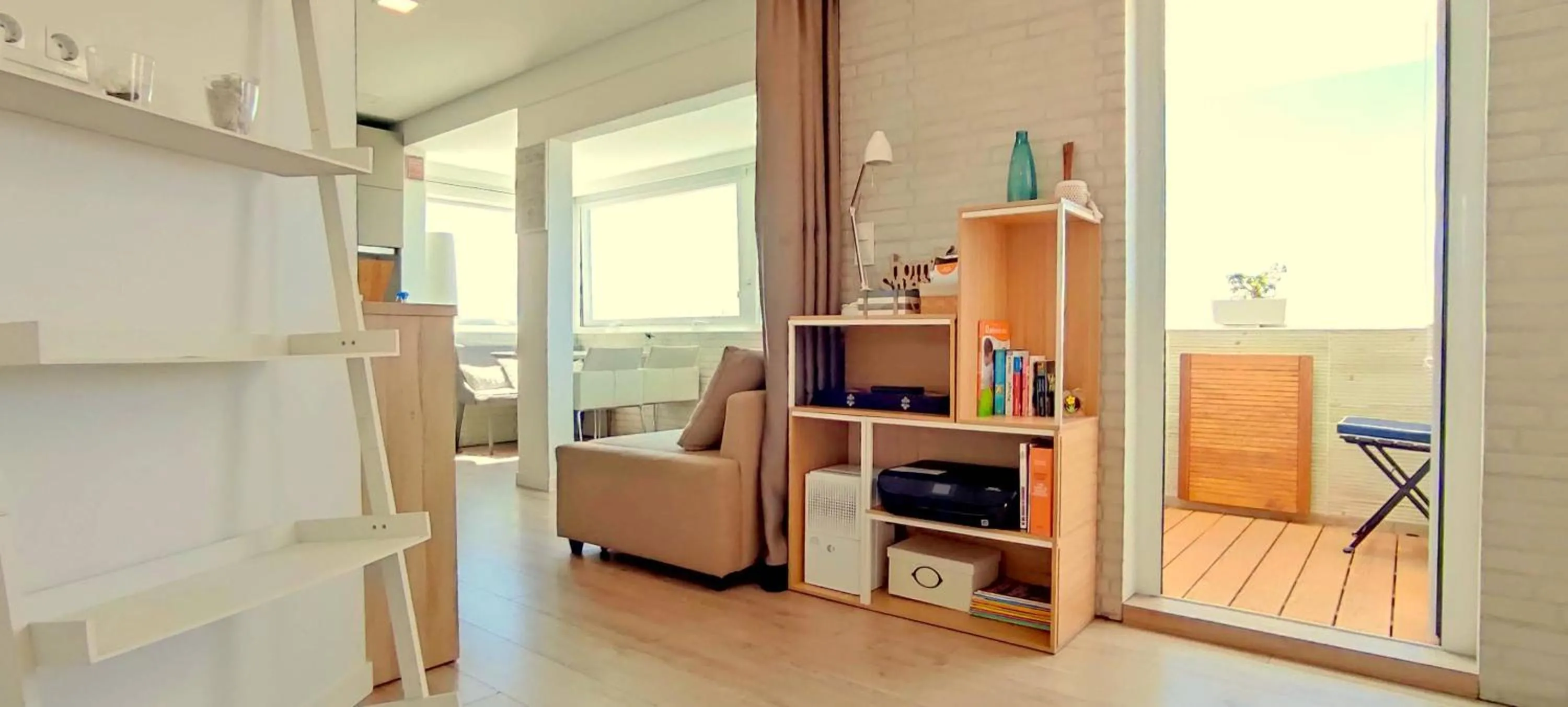 One-Bedroom Apartment with Sea View and Terrace in Panorama Penthouse