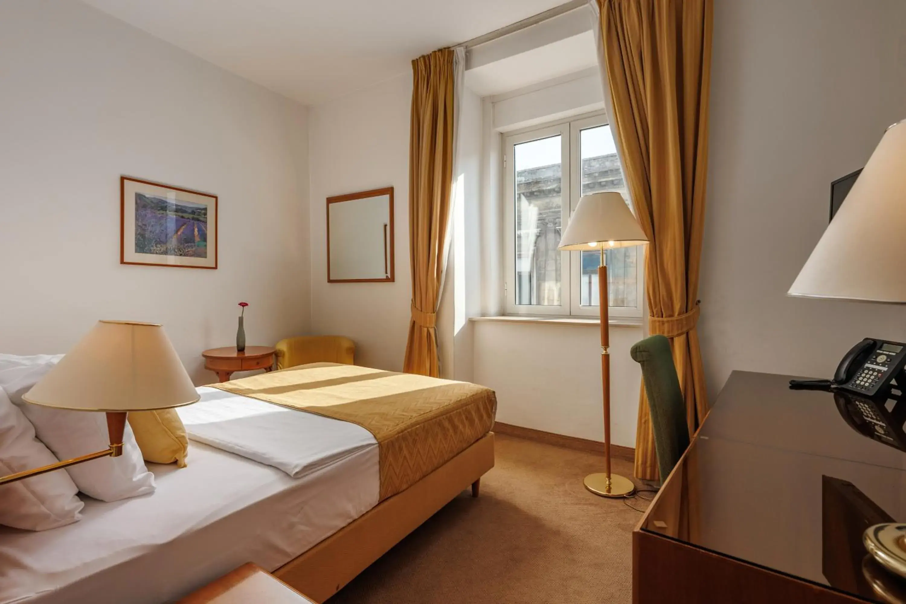 Superior Single Room in Grand Hotel Bonavia Superior Single Room in Grand Hotel Bonavia