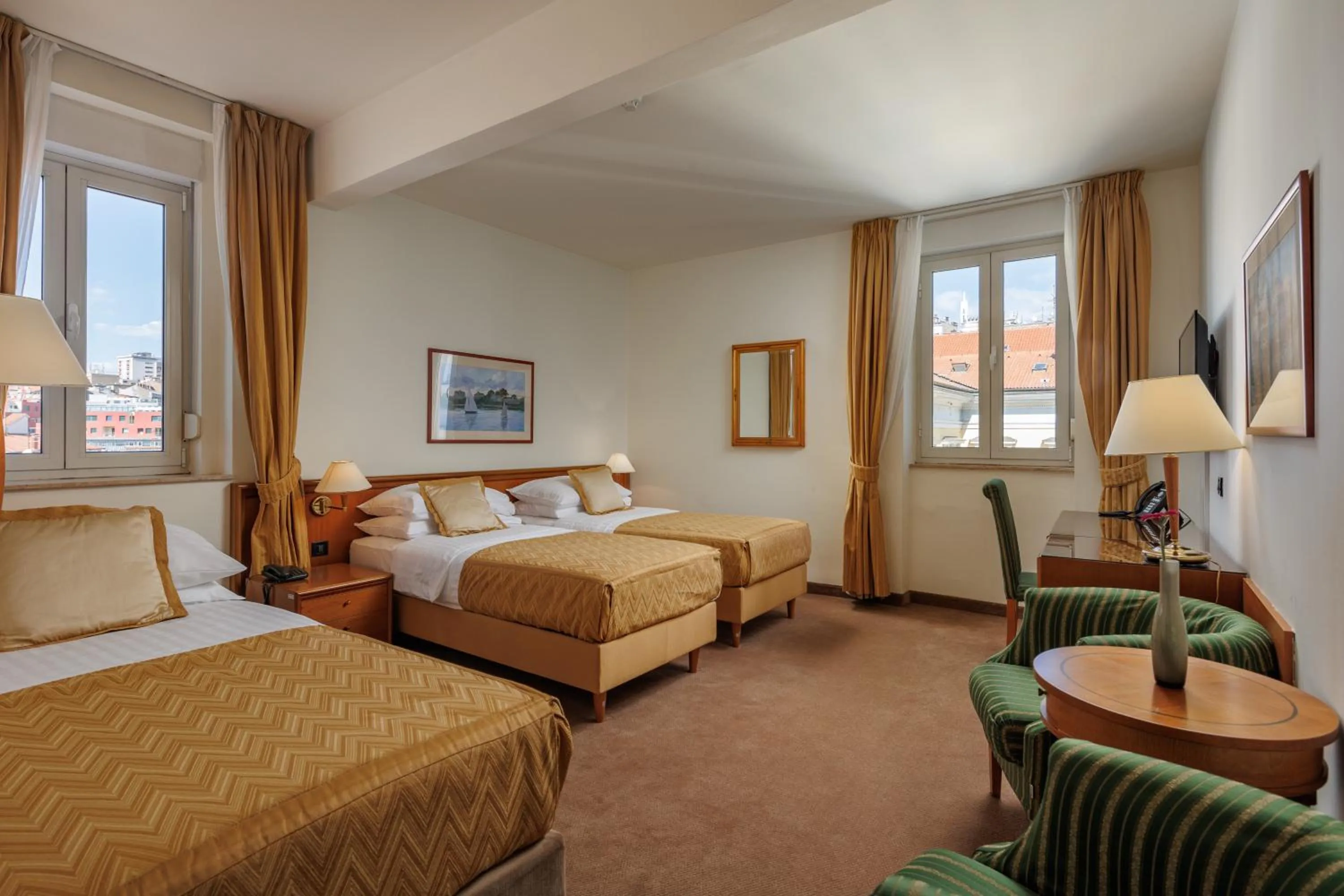 Photo of the whole room, Bed in Grand Hotel Bonavia