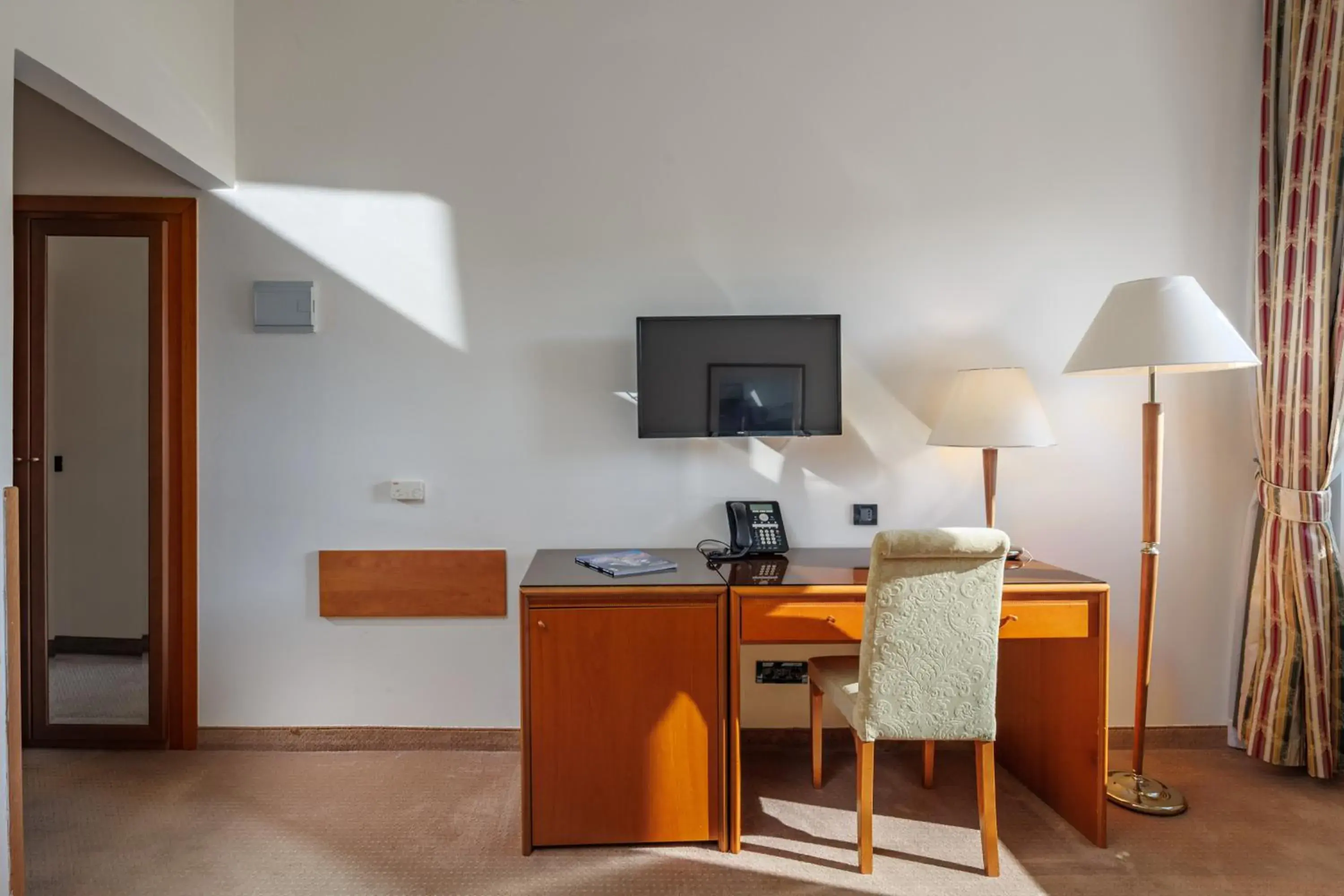 Standard Single Room in Grand Hotel Bonavia Standard Single Room in Grand Hotel Bonavia