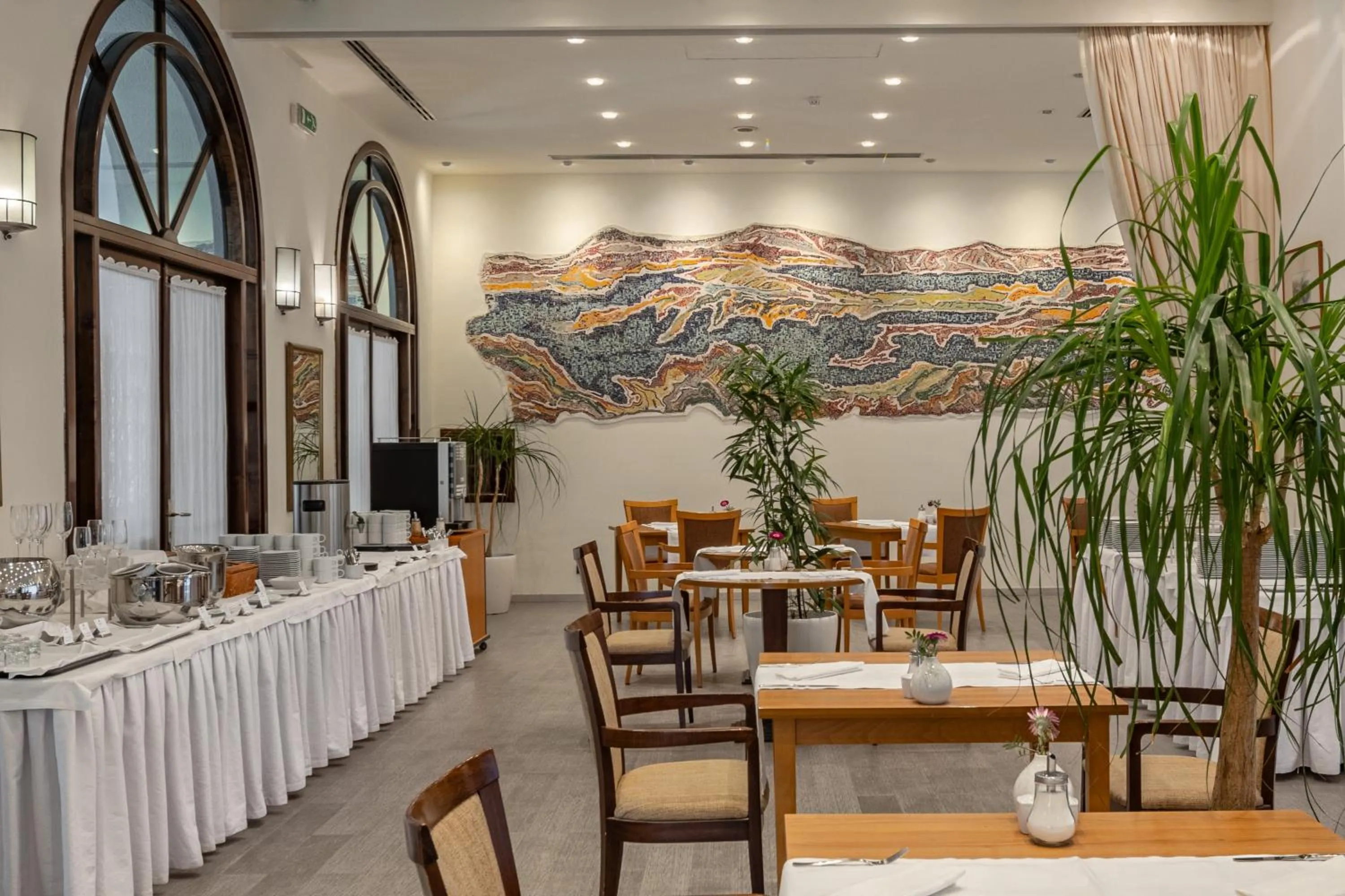 Restaurant/places to eat in Grand Hotel Bonavia