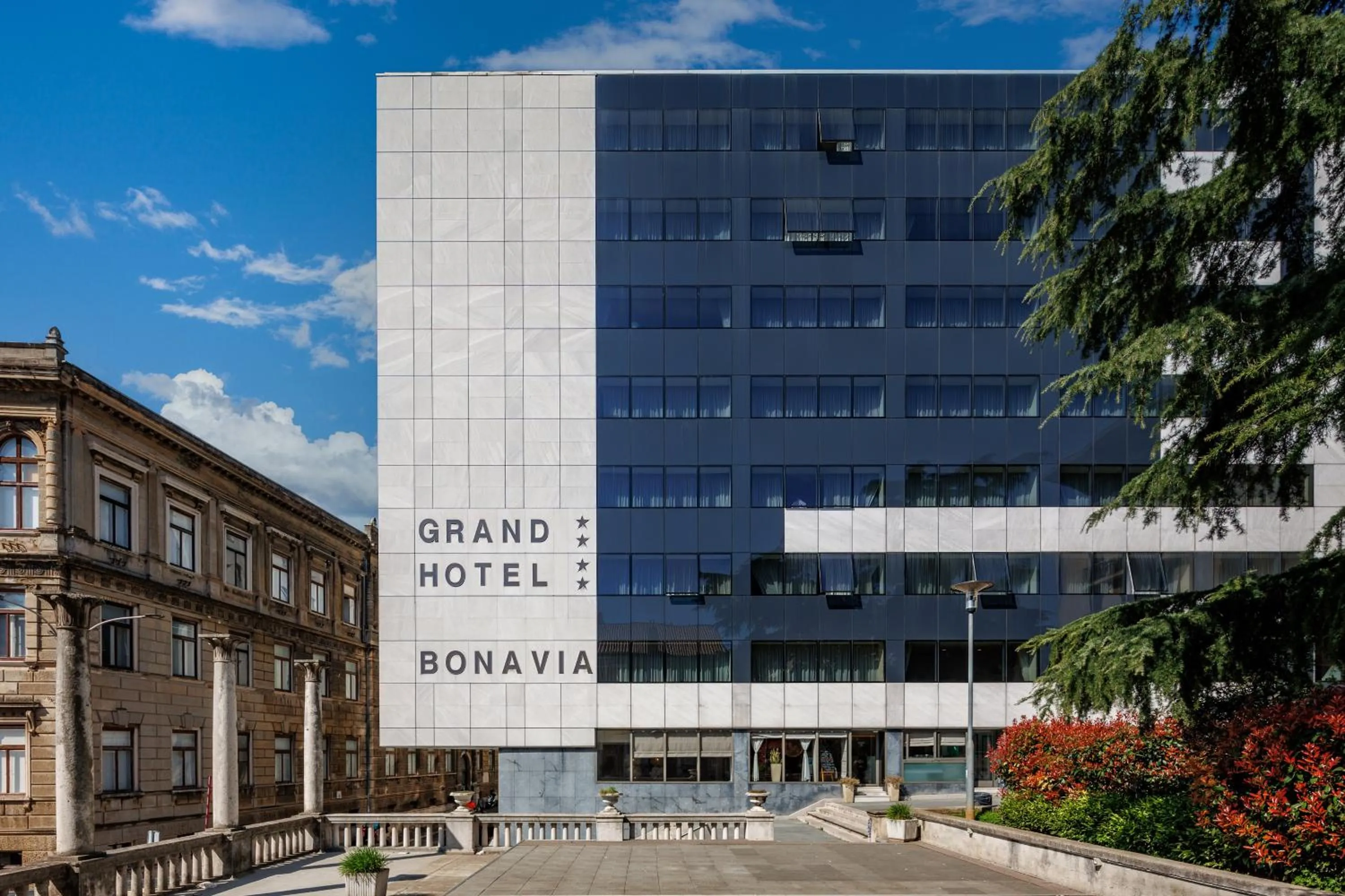 Property building in Grand Hotel Bonavia