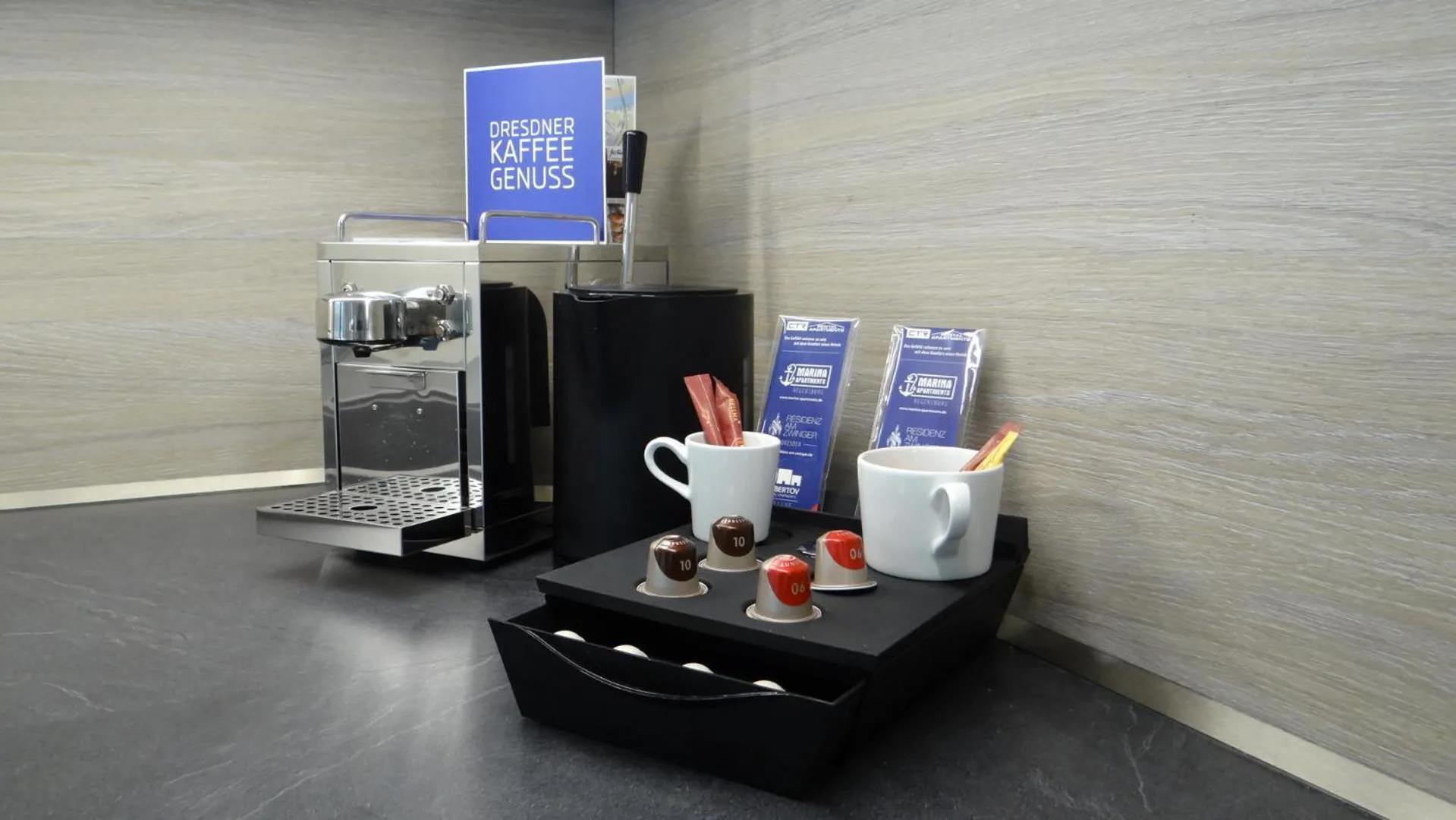 Coffee/tea facilities in Residenz am Zwinger