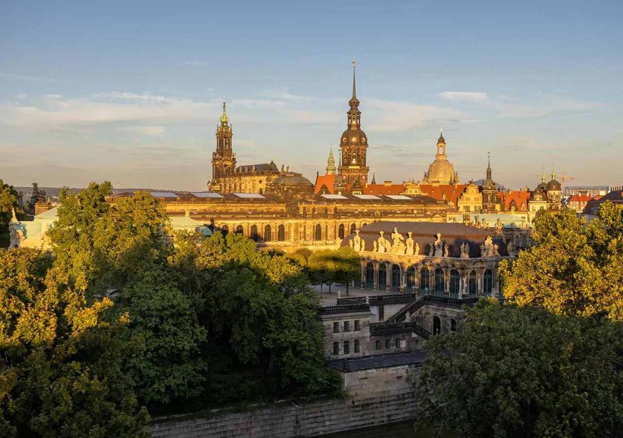 Restaurant/places to eat in Residenz am Zwinger