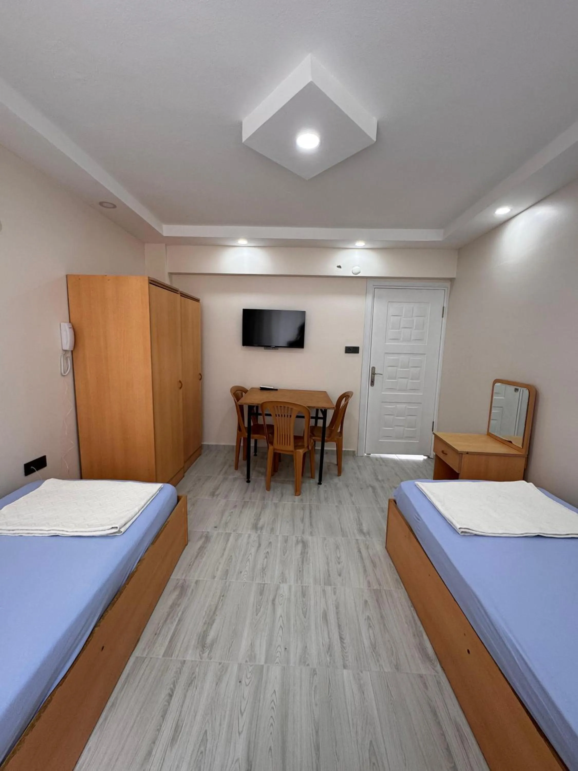 Bedroom, Bed in Orçın Apartments