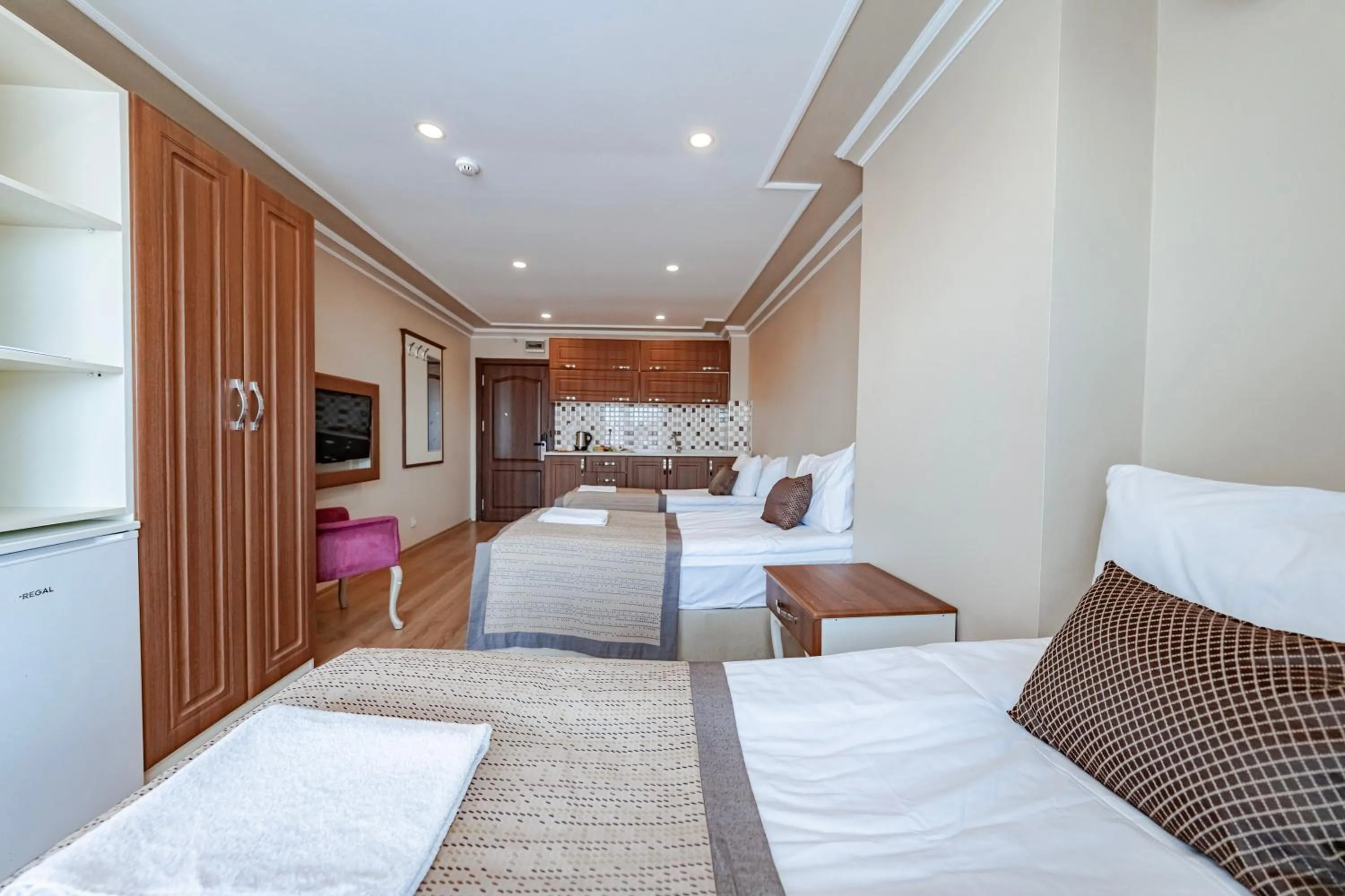 Photo of the whole room, Bed in Grand Hamit Hotel