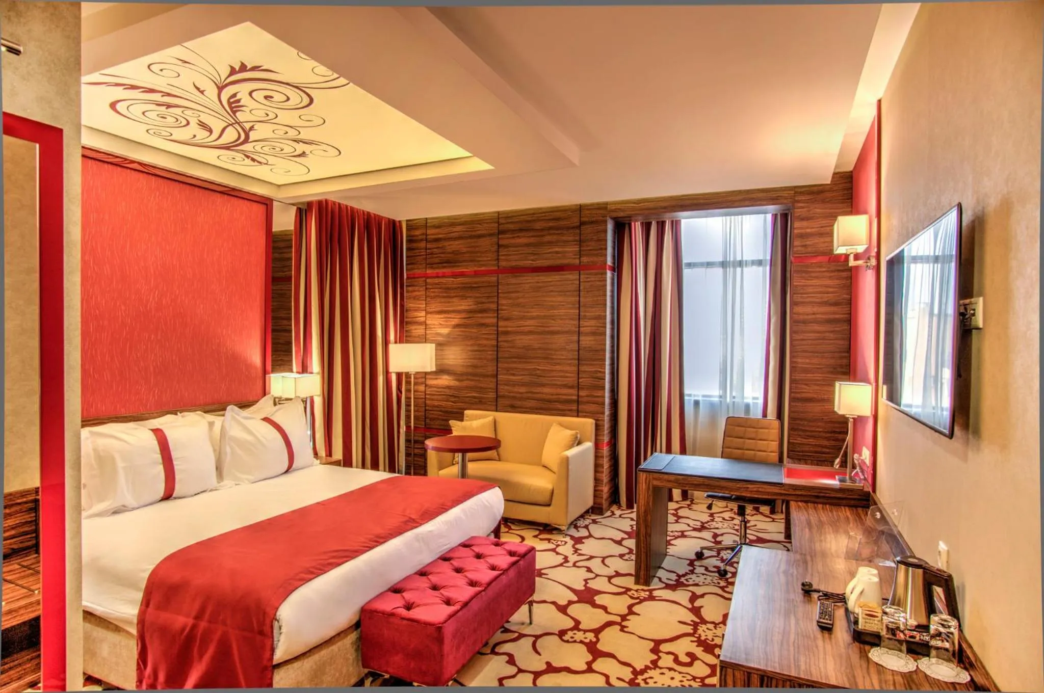 Photo of the whole room, Bed in Holiday Inn Plovdiv by IHG