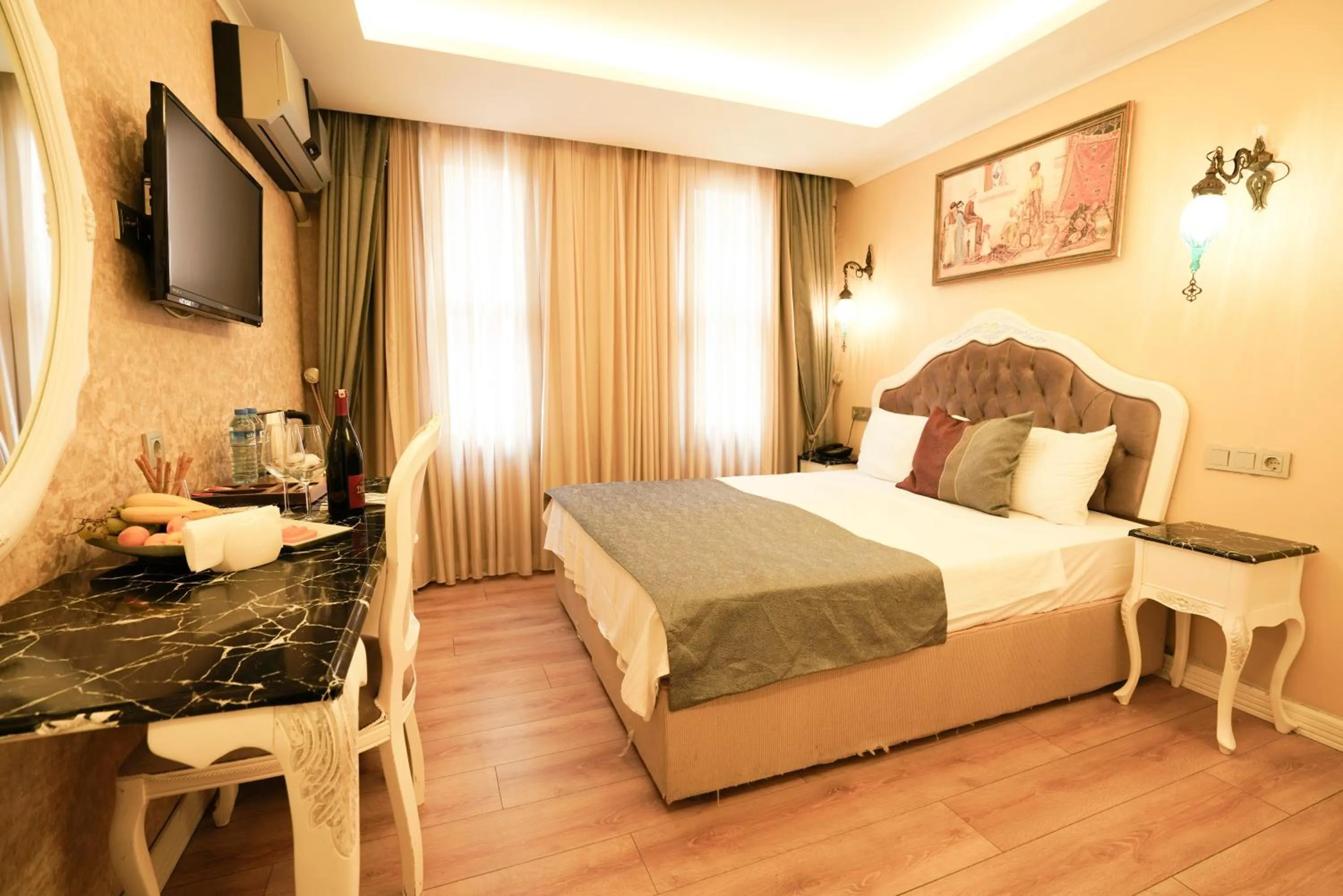 Photo of the whole room, Bed in Bon Hotel Old City