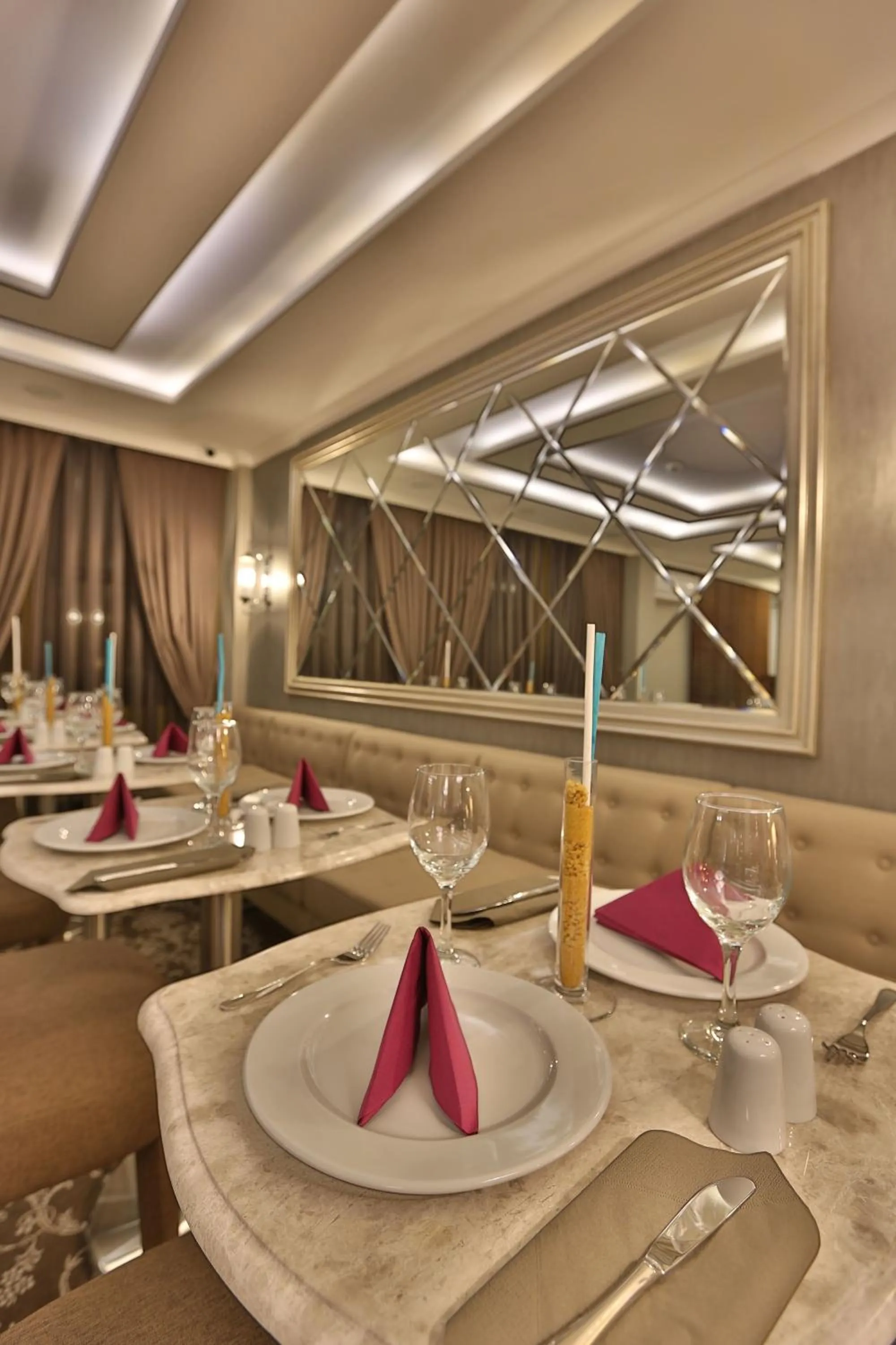 Restaurant/places to eat in Bon Hotel Old City