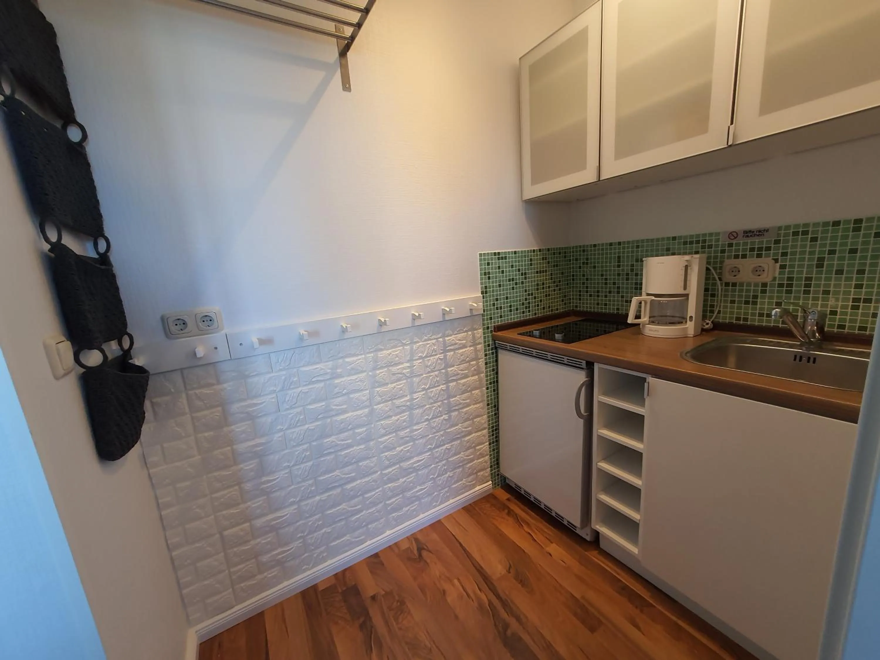 Kitchen or kitchenette in Haus Achtern Diek in erster Reihe am Meer