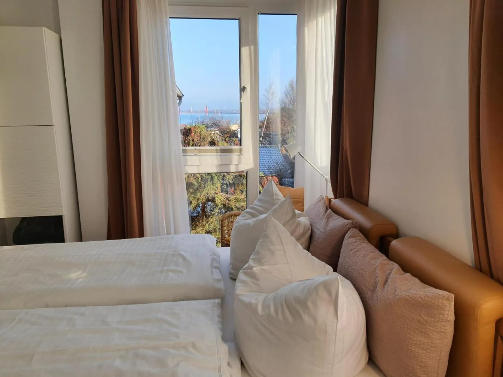 Bed in Haus Achtern Diek in erster Reihe am Meer