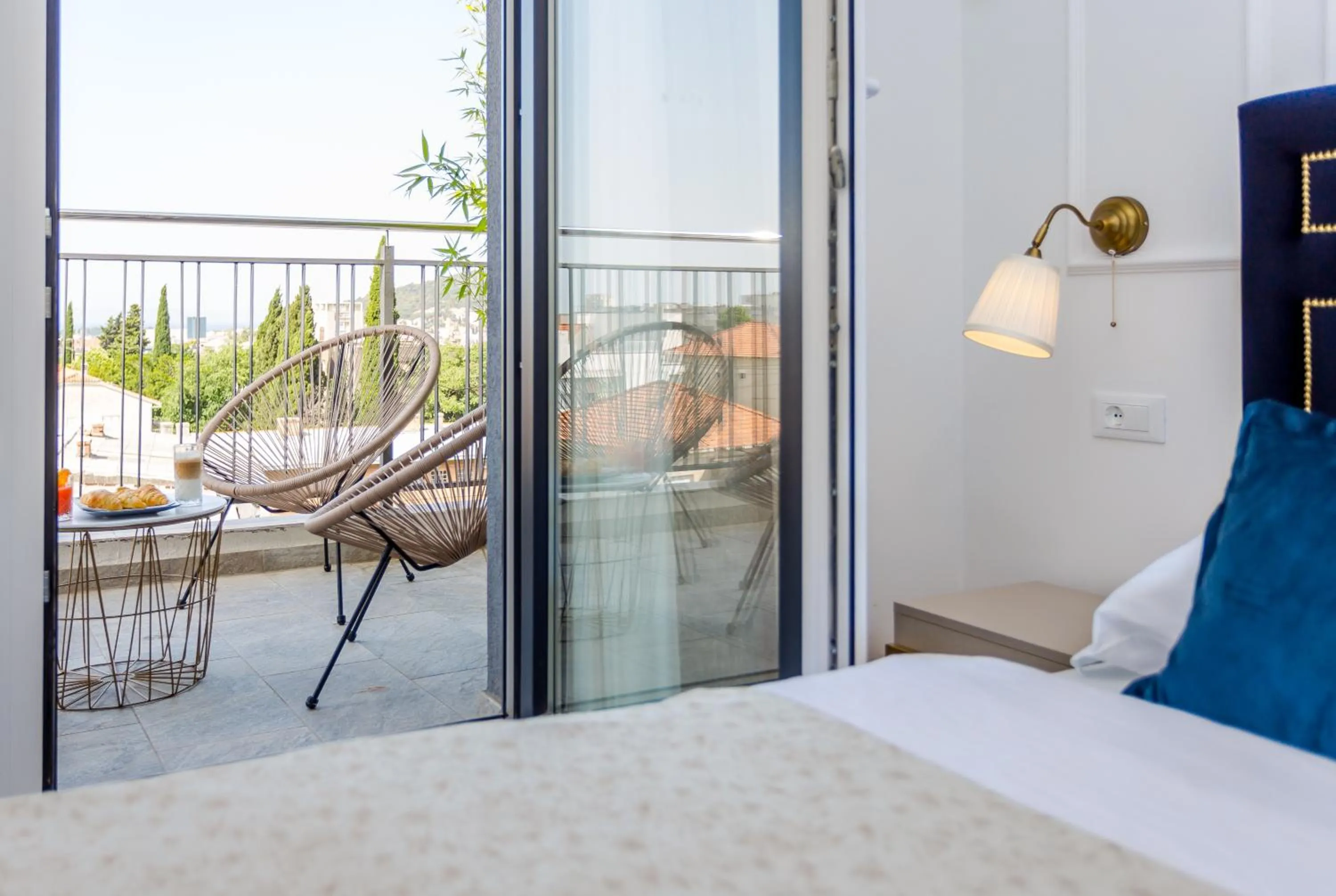 View (from property/room), Bed in Art Hotel