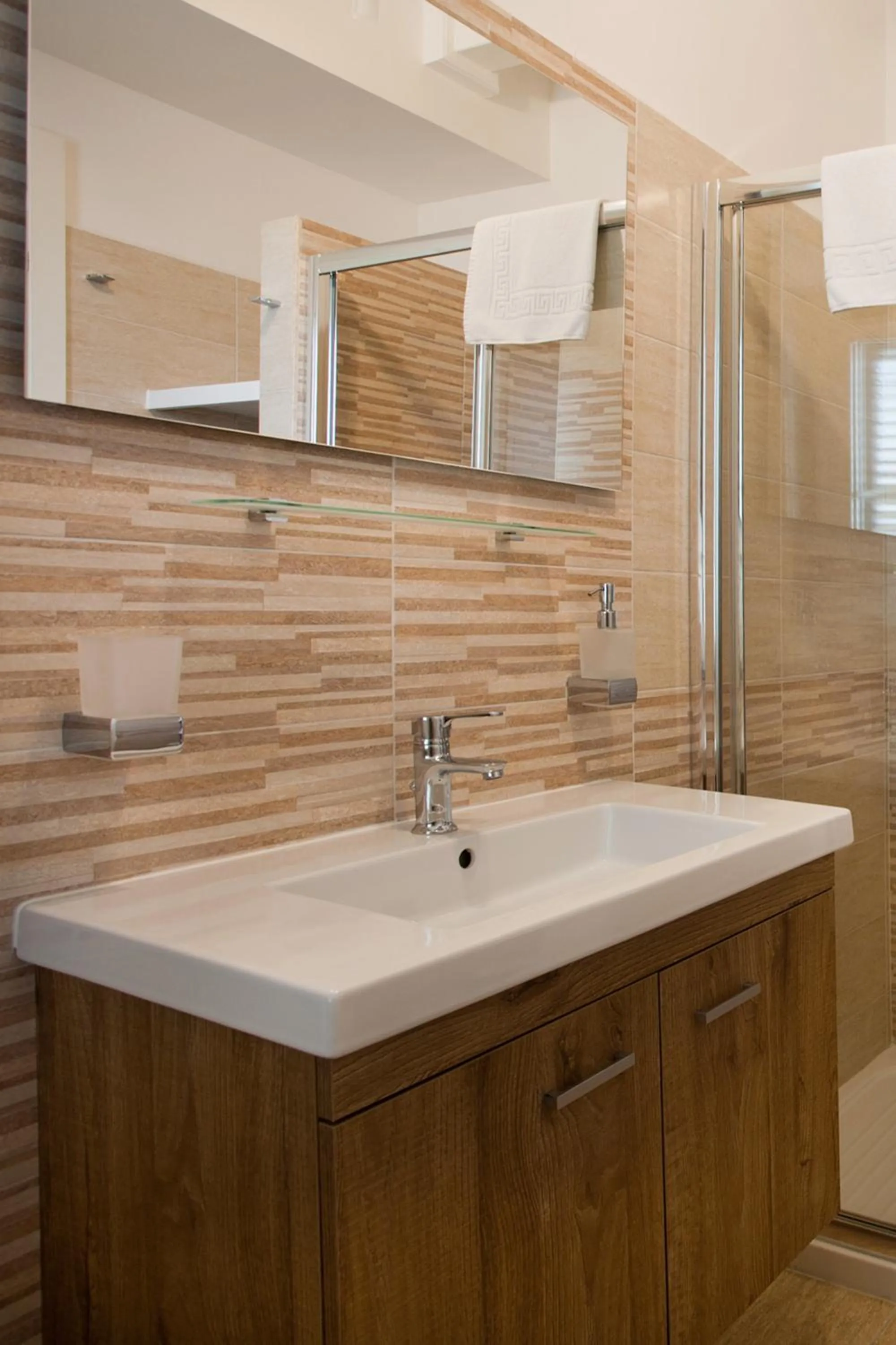 Shower in B&B A due Passi dal Mare